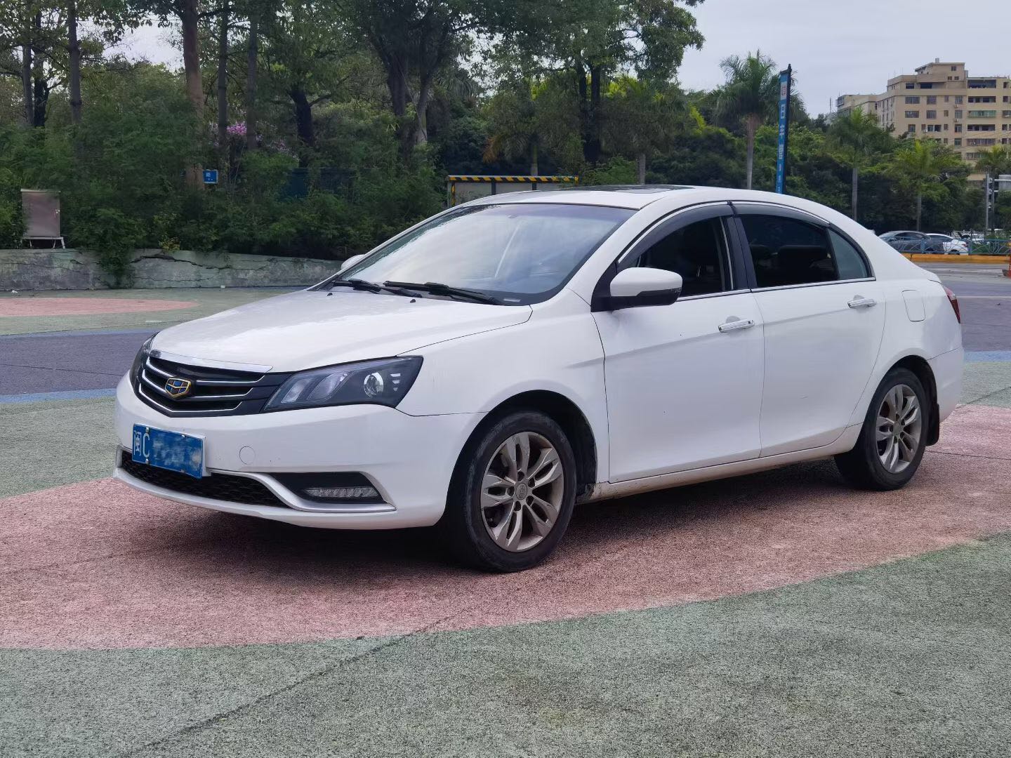 GEELY Emgrand 2016 car image #2