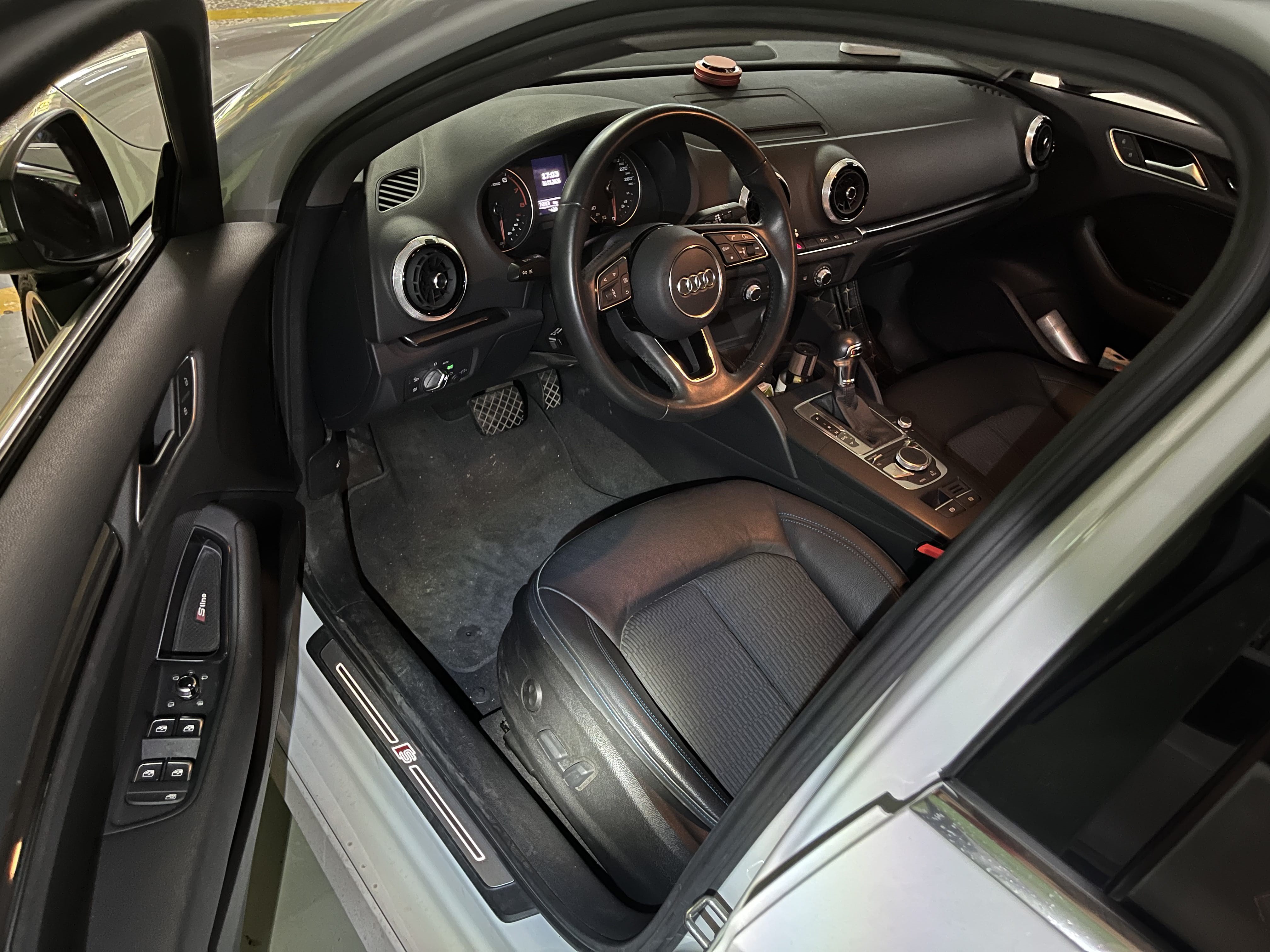 Audi A3 2019 car image #8