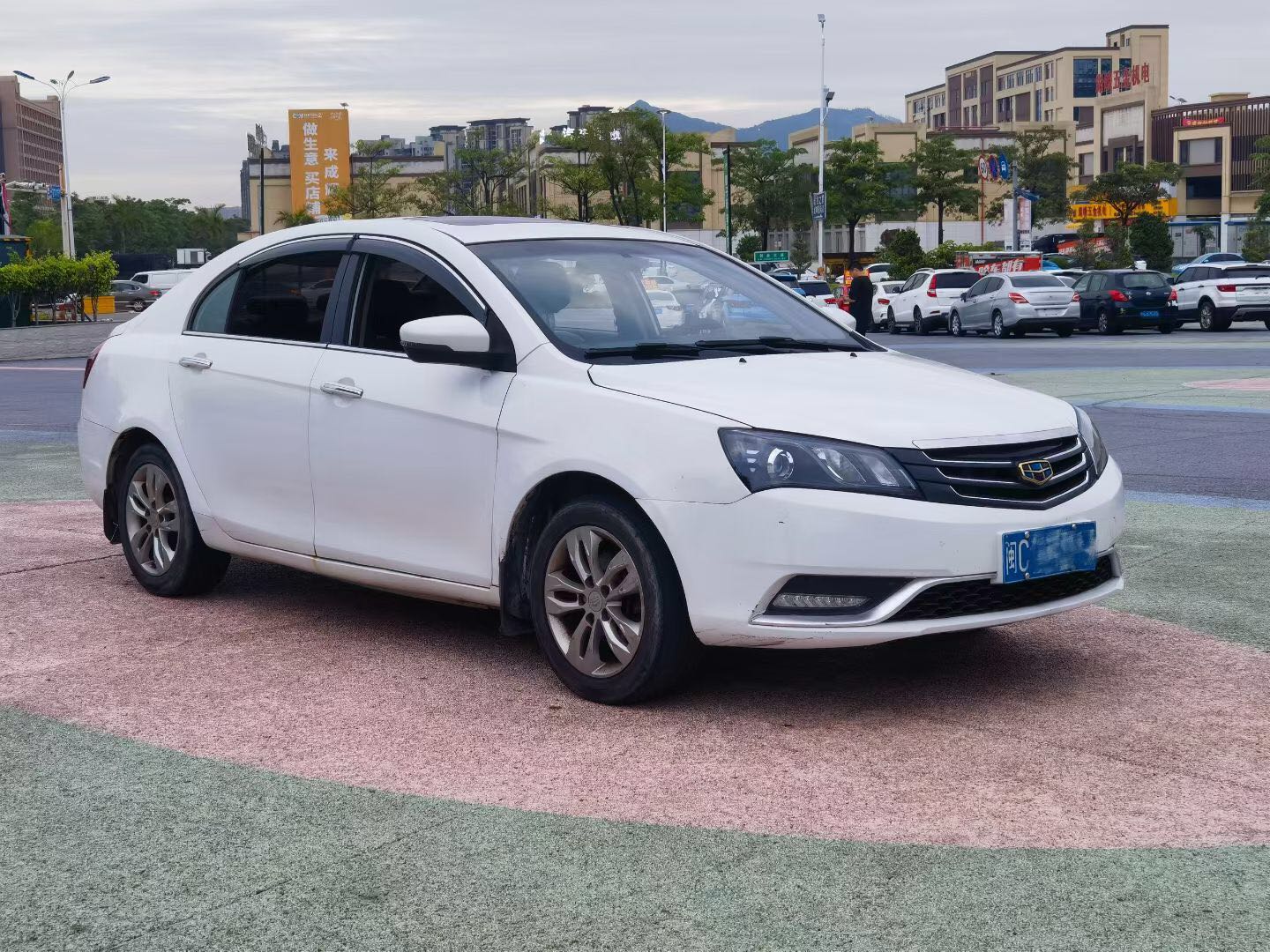 GEELY Emgrand 2016 car image #5
