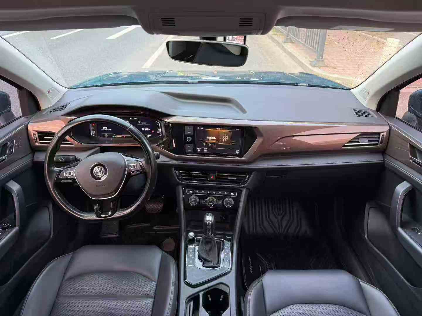 Volkswagen Tharu 2019 #11 Volkswagen Tharu 2019 car image #11