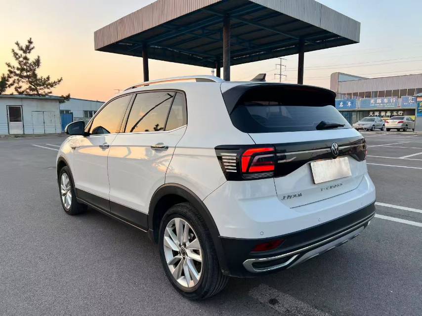 Volkswagen T-Cross 2020 car image #9