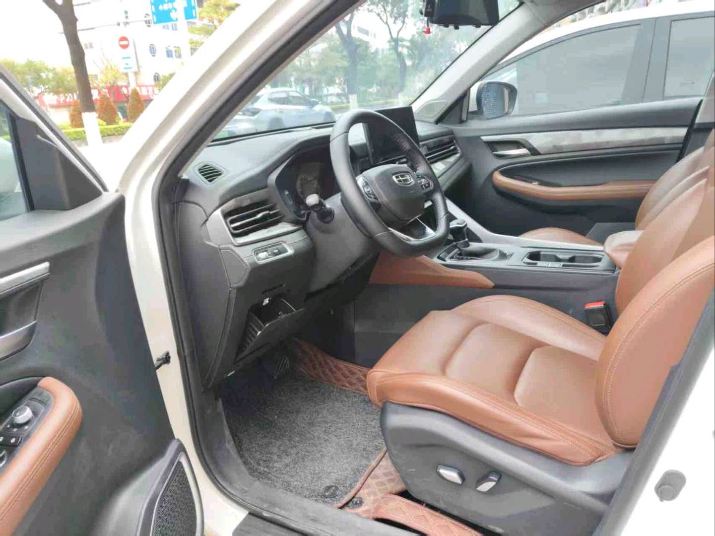 GEELY Vision X6 2023 car image #9