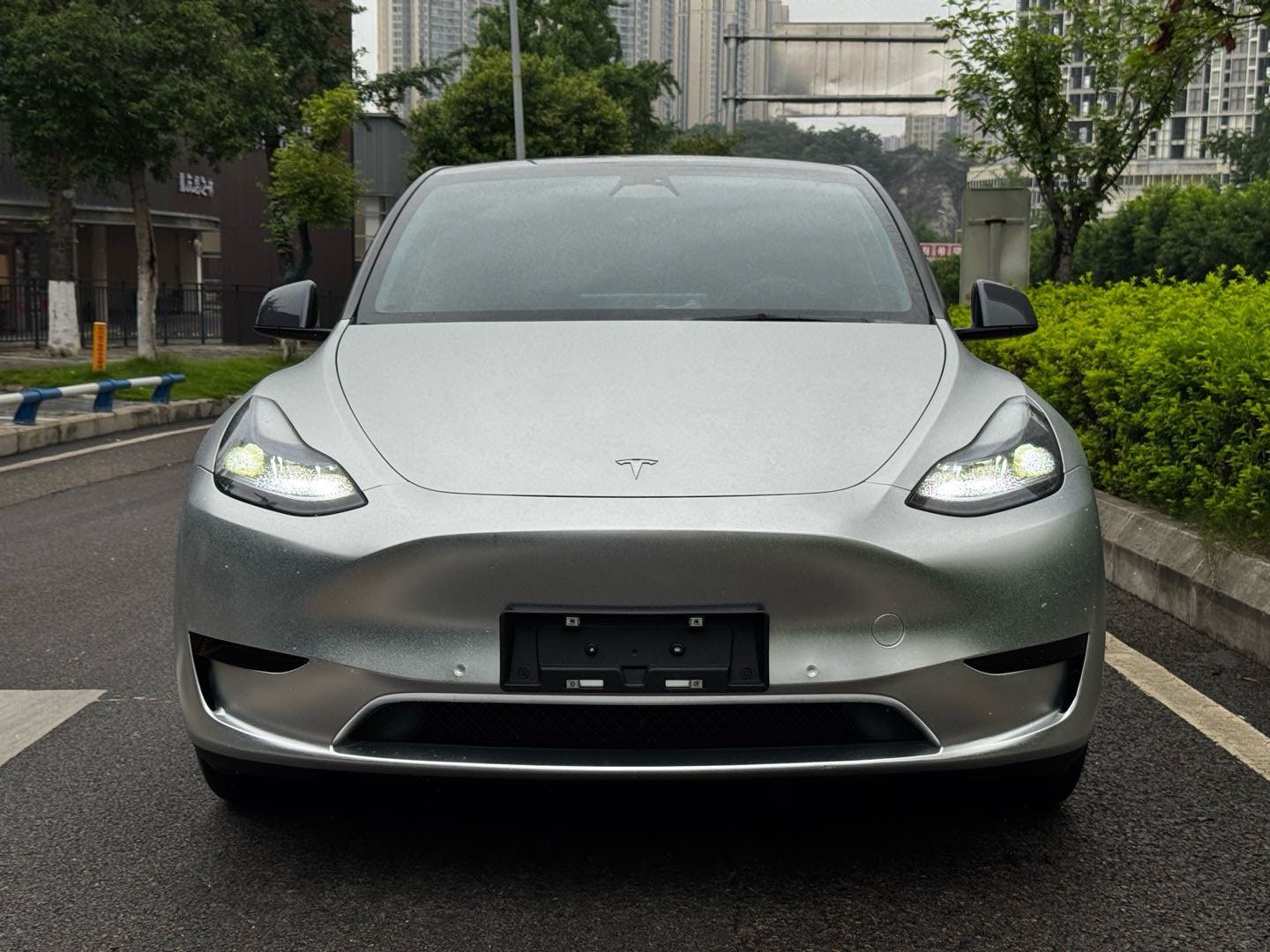Tesla Model Y 2022 #4 Tesla Model Y 2022 car image #4
