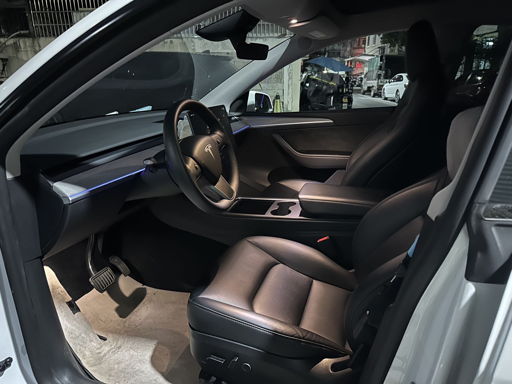 Tesla Model Y 2024 #5 Tesla Model Y 2024 car image #5
