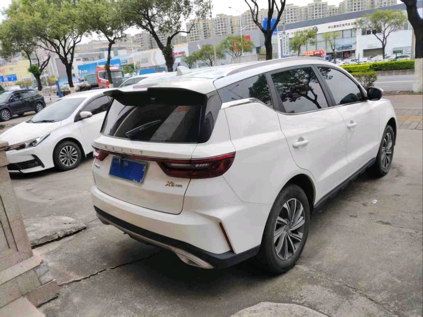 GEELY Vision X6 2023 car image #5