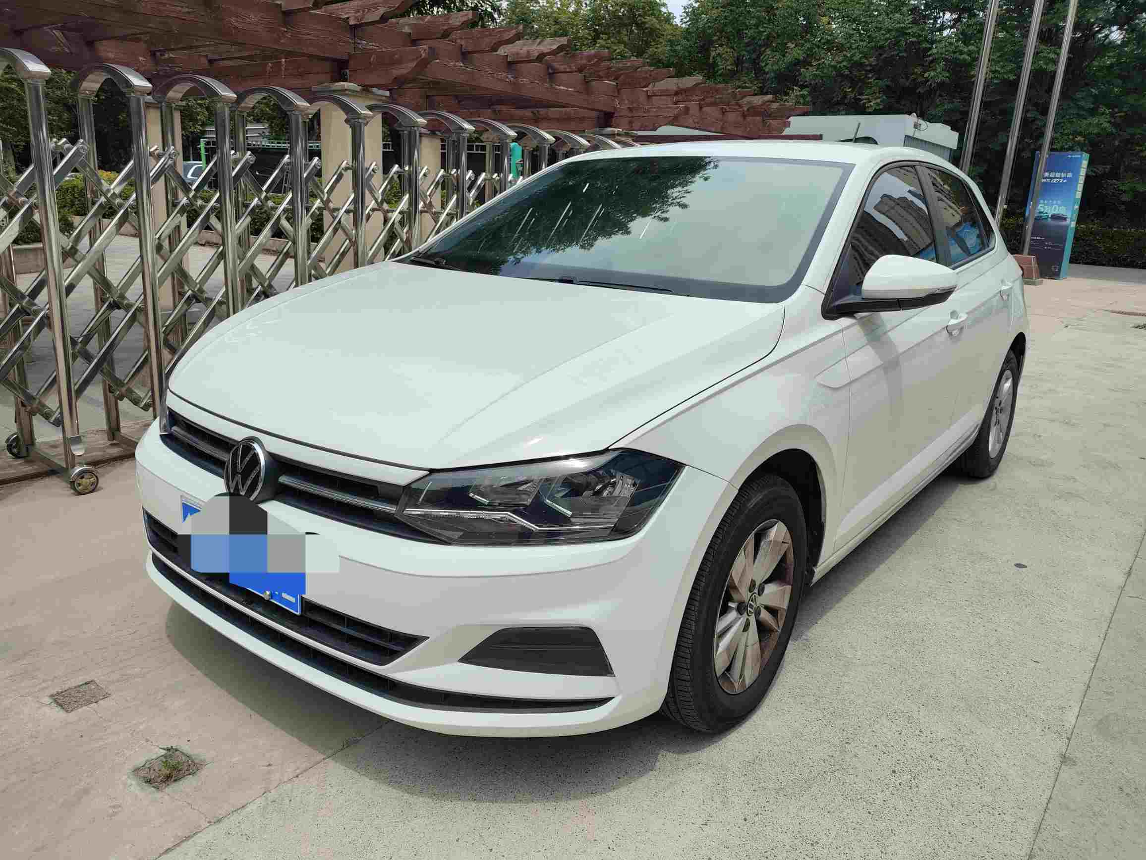 Volkswagen Polo 2023 car image #2