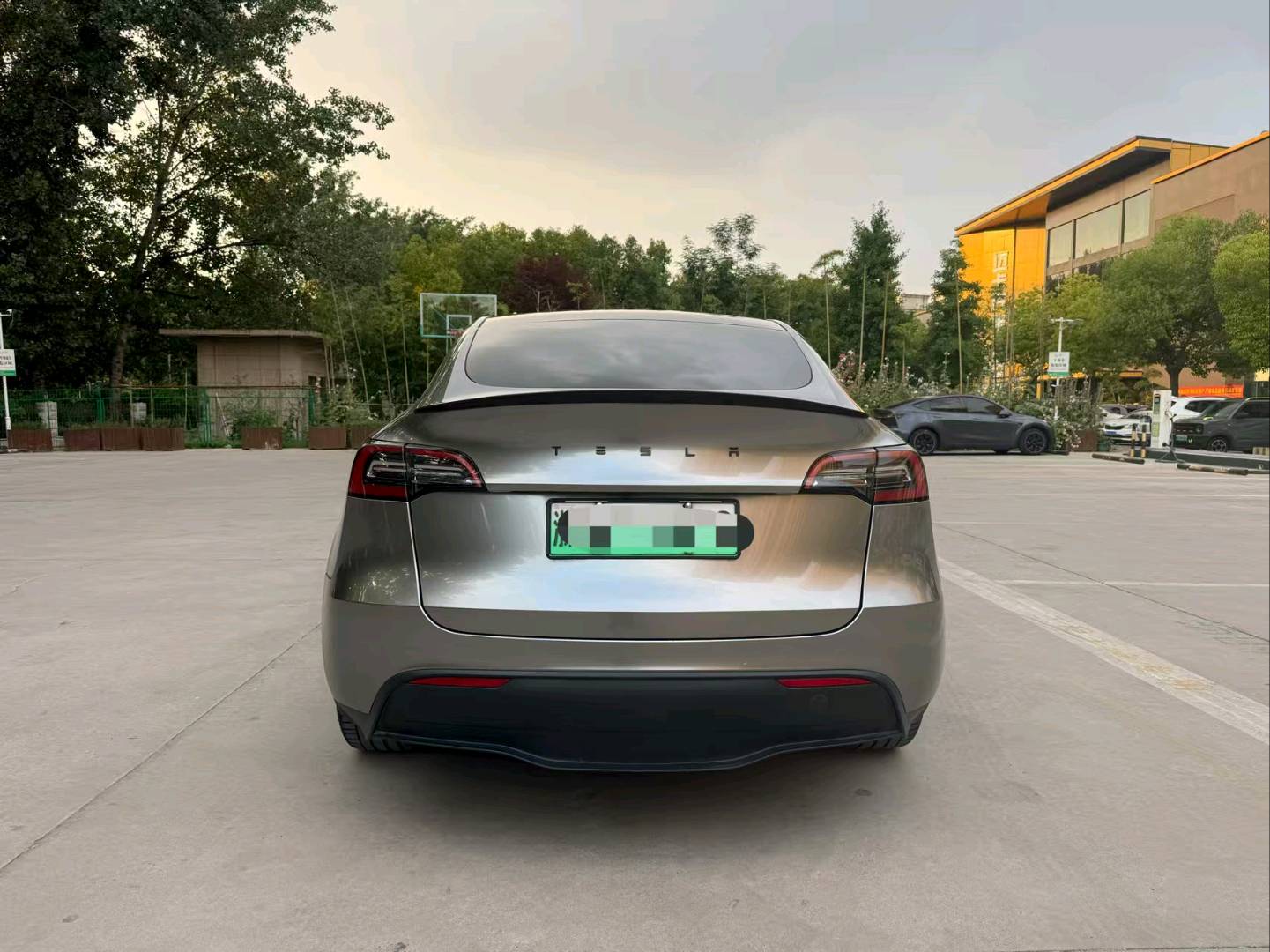 Tesla Model Y 2022 #7 Tesla Model Y 2022 car image #7