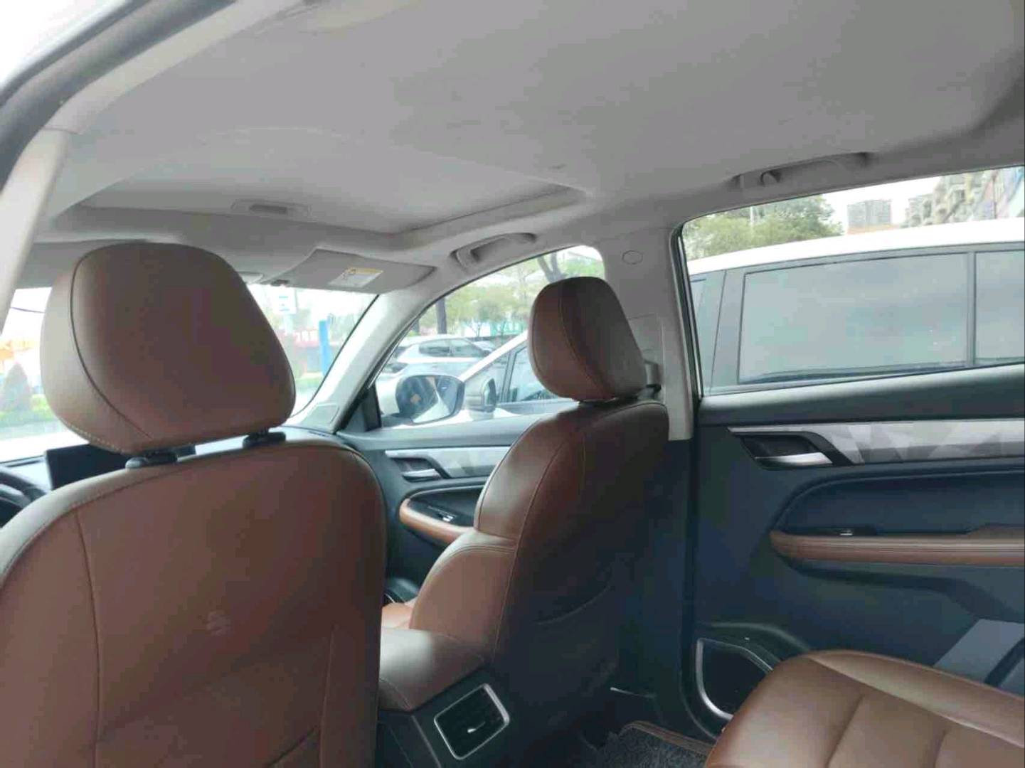 GEELY Vision X6 2023 car image #8