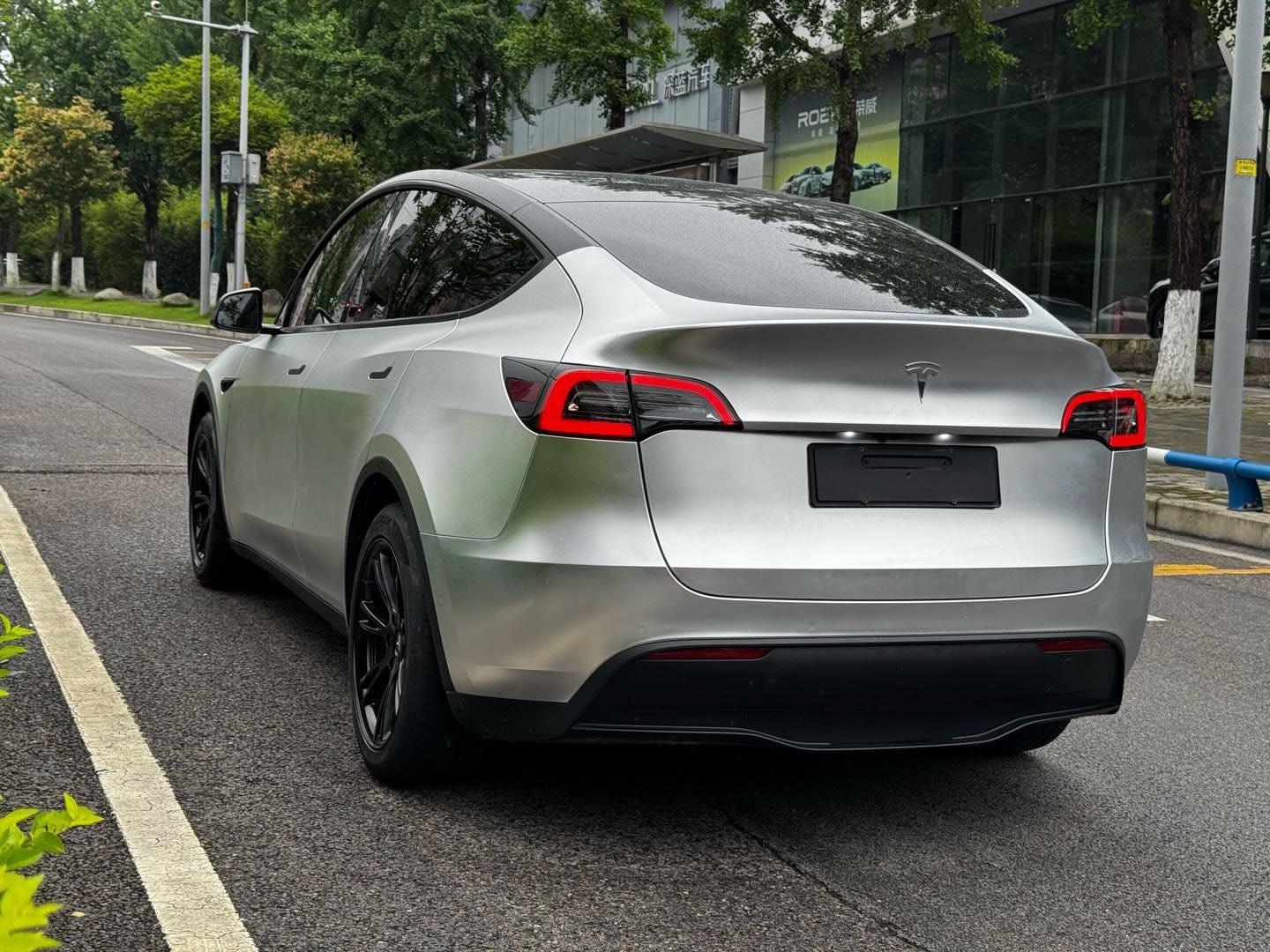 Tesla Model Y 2022 #11 Tesla Model Y 2022 car image #11