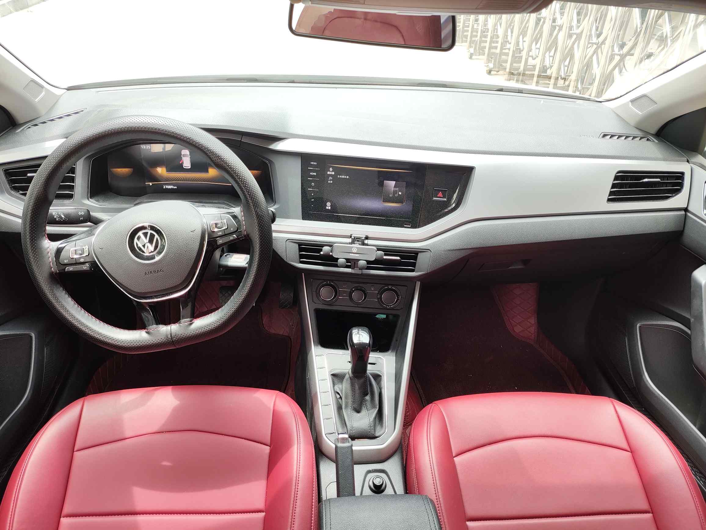 Volkswagen Polo 2023 car image #8