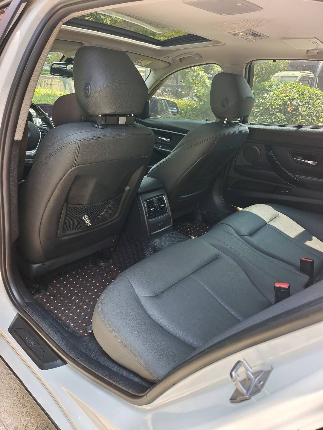 BMW 3 Series 2019 #8 BMW 3 Series 2019 car image #8
