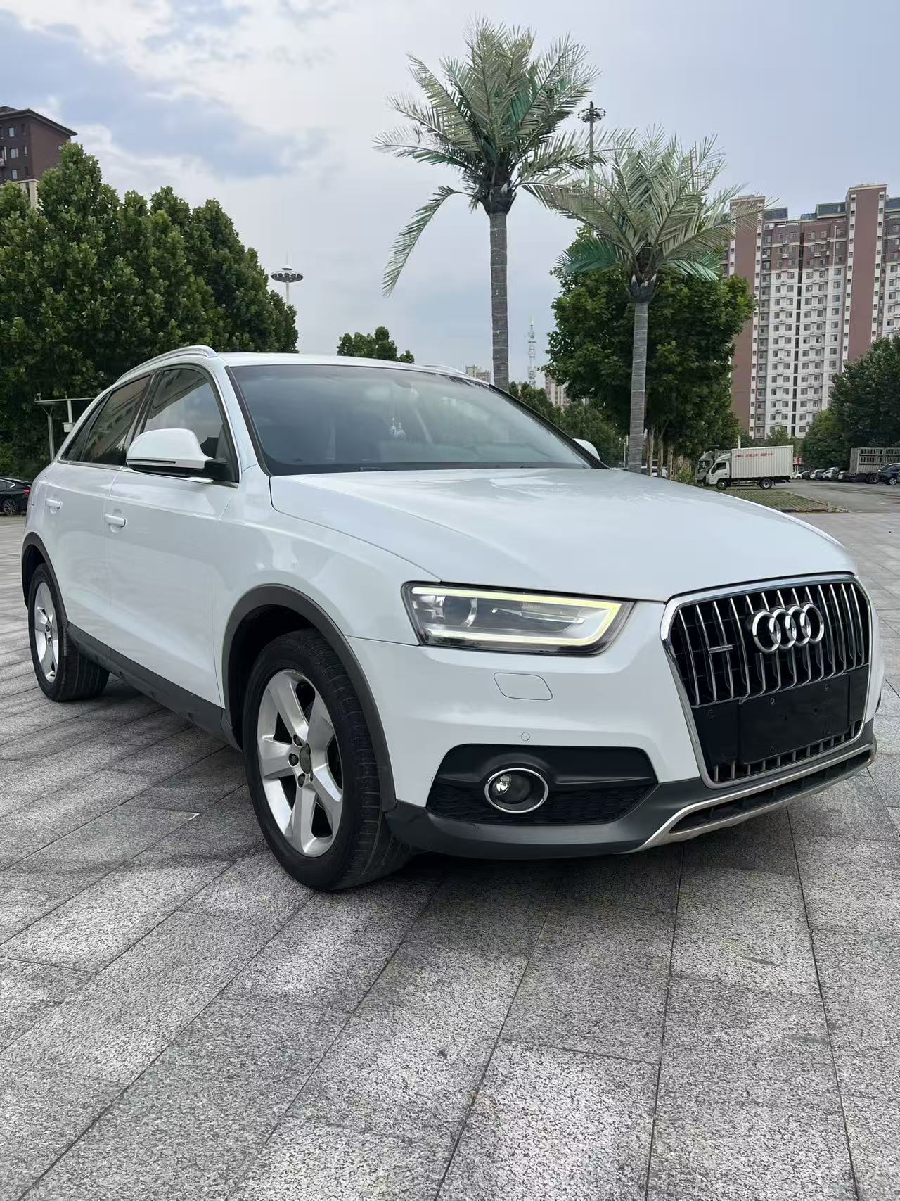 Audi Q3 (Imported) 2014 car image #5