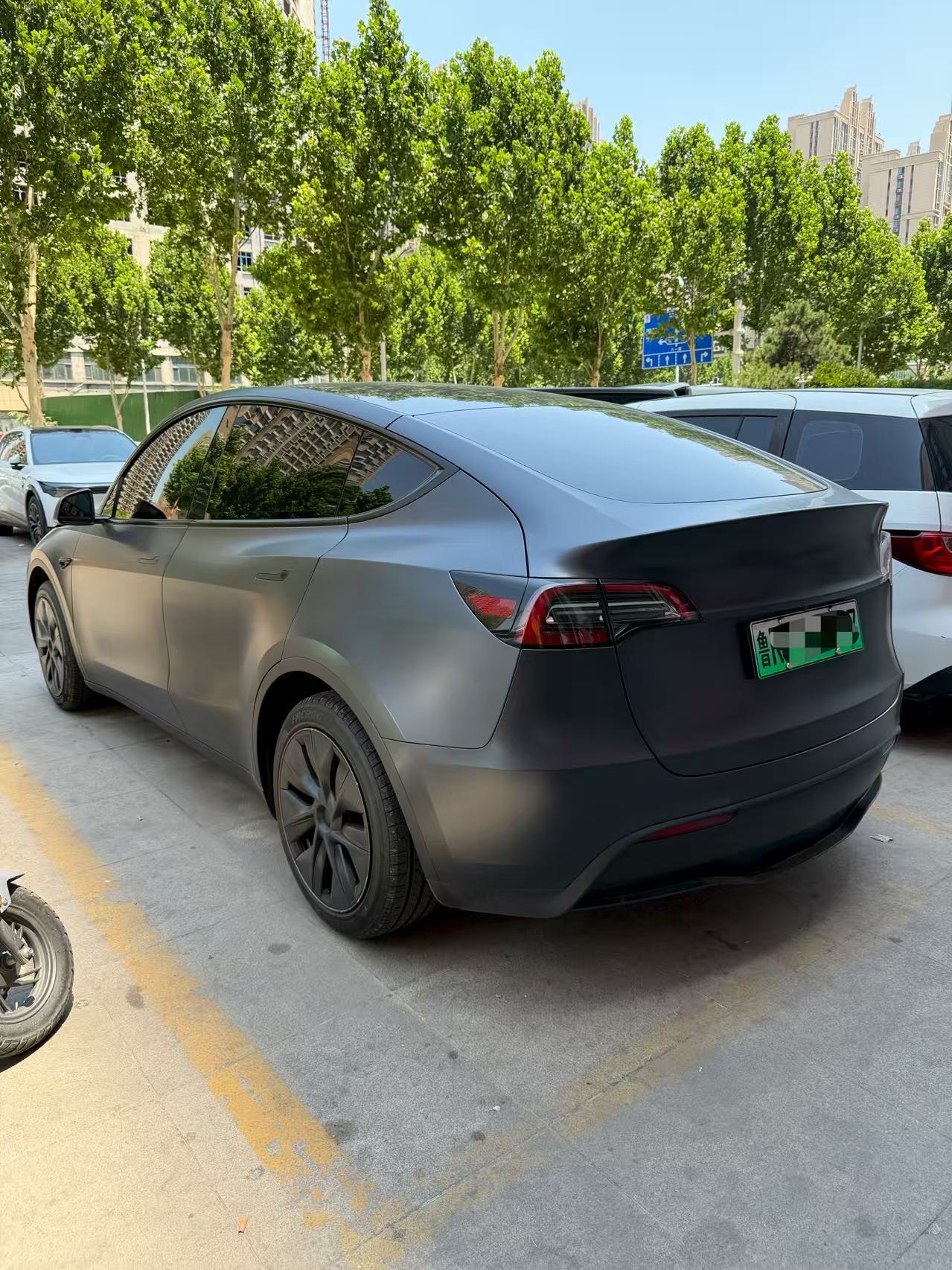 Tesla Model Y 2024 #5 Tesla Model Y 2024 car image #5