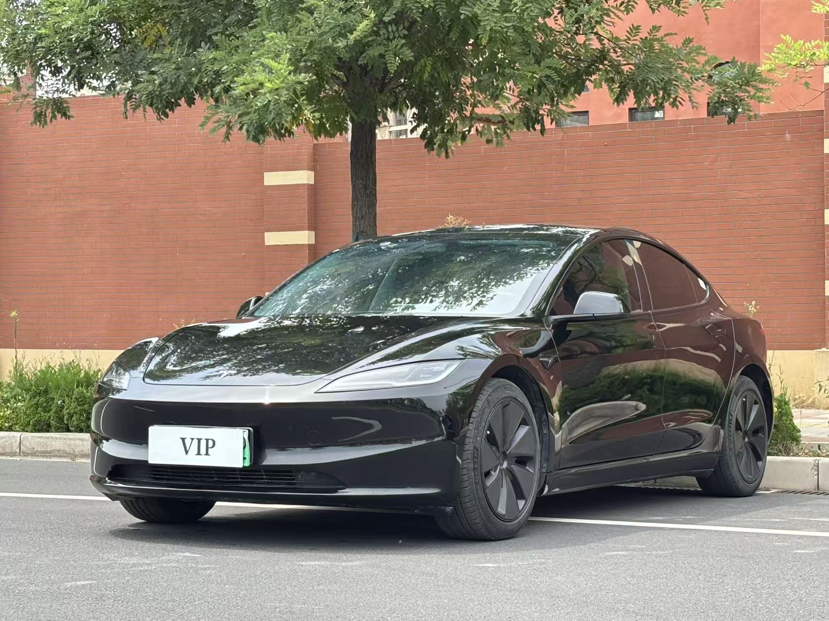 Tesla Model 3 2024 car image #2