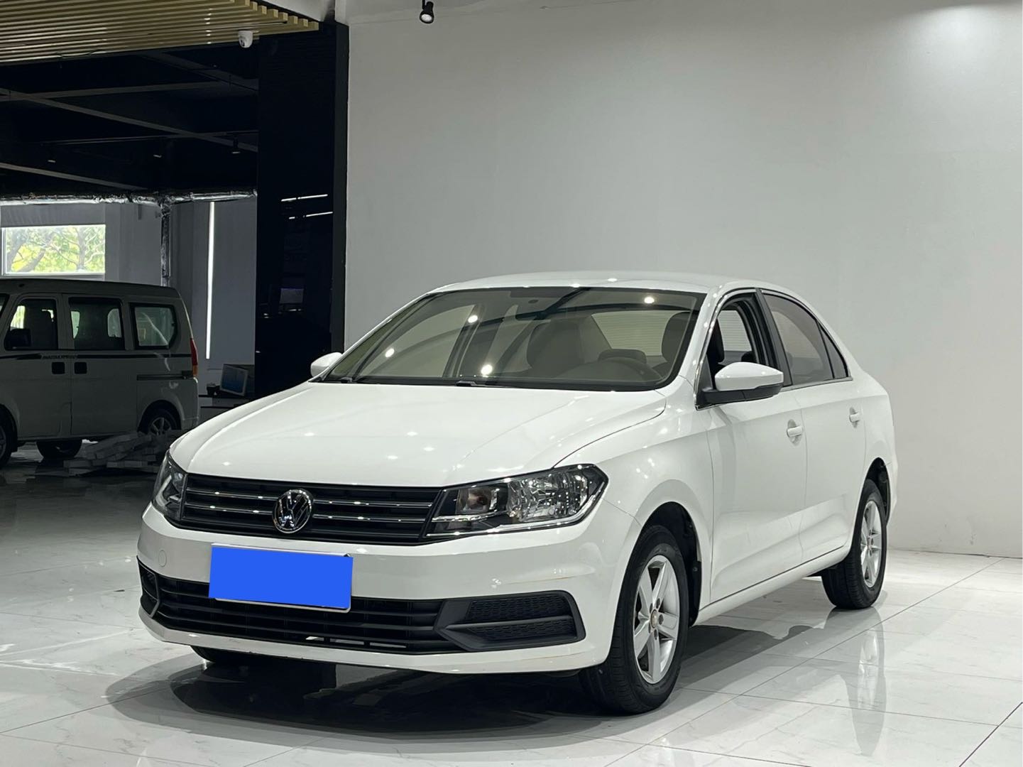 Volkswagen Santana 2018 car image #2