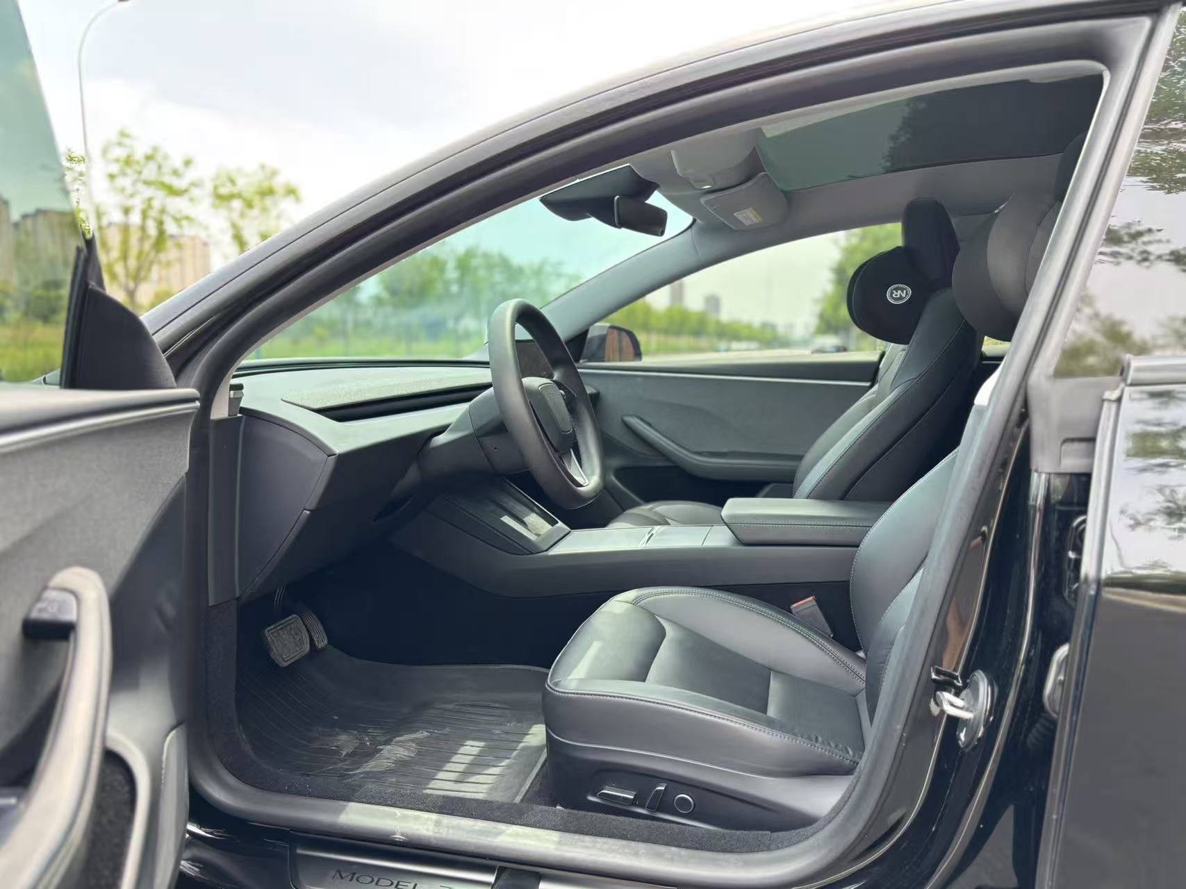 Tesla Model 3 2024 car image #6