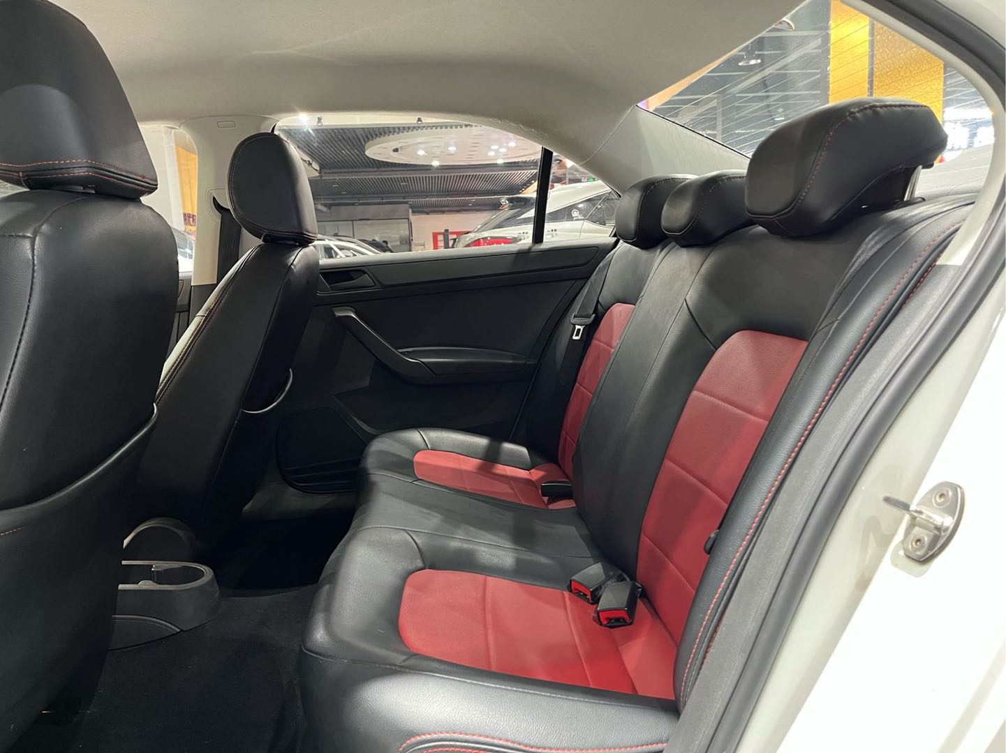 Volkswagen Santana 2018 car image #10