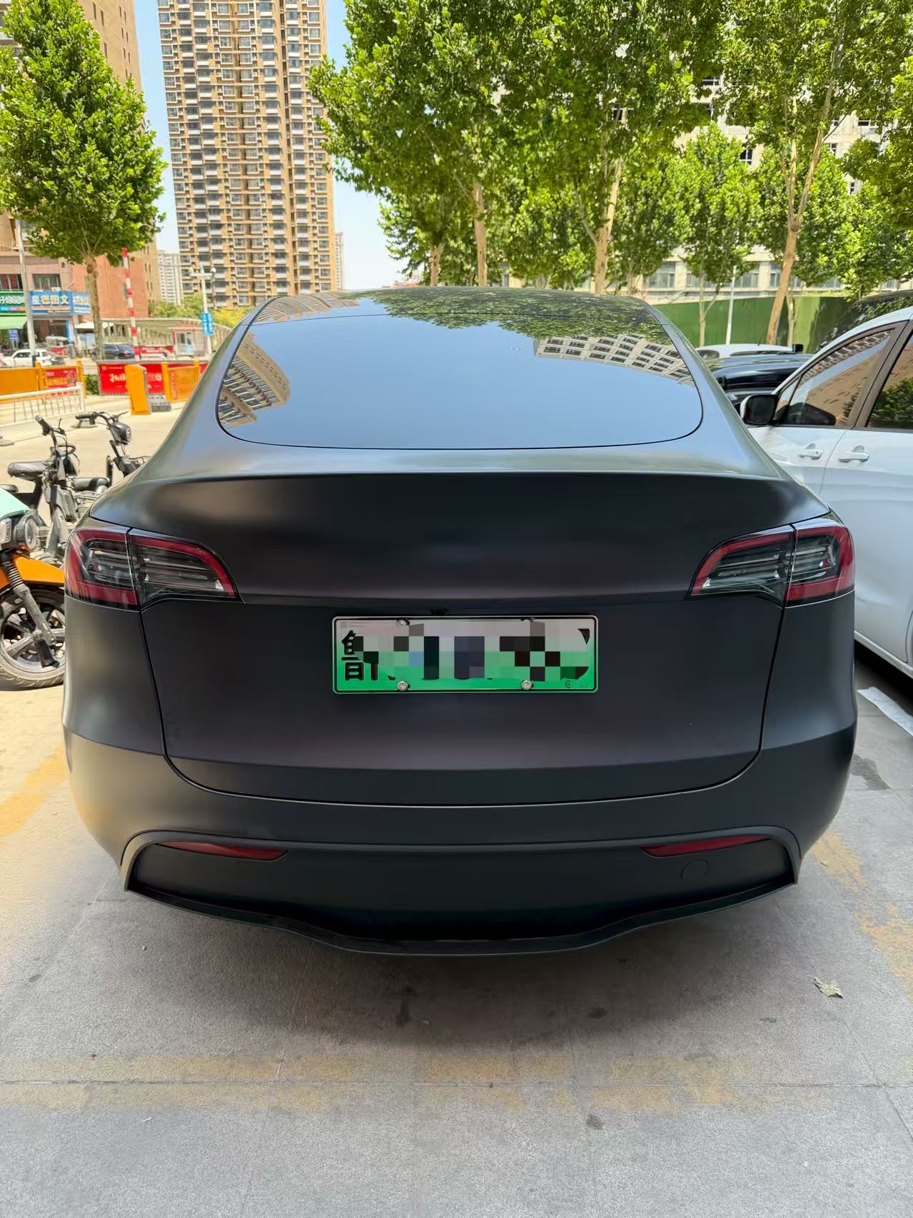 Tesla Model Y 2024 #4 Tesla Model Y 2024 car image #4