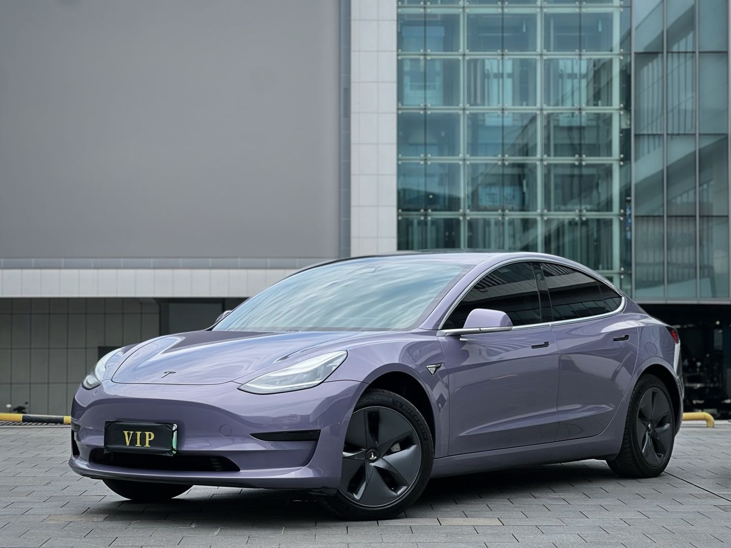Tesla Model 3 2020 car image #2