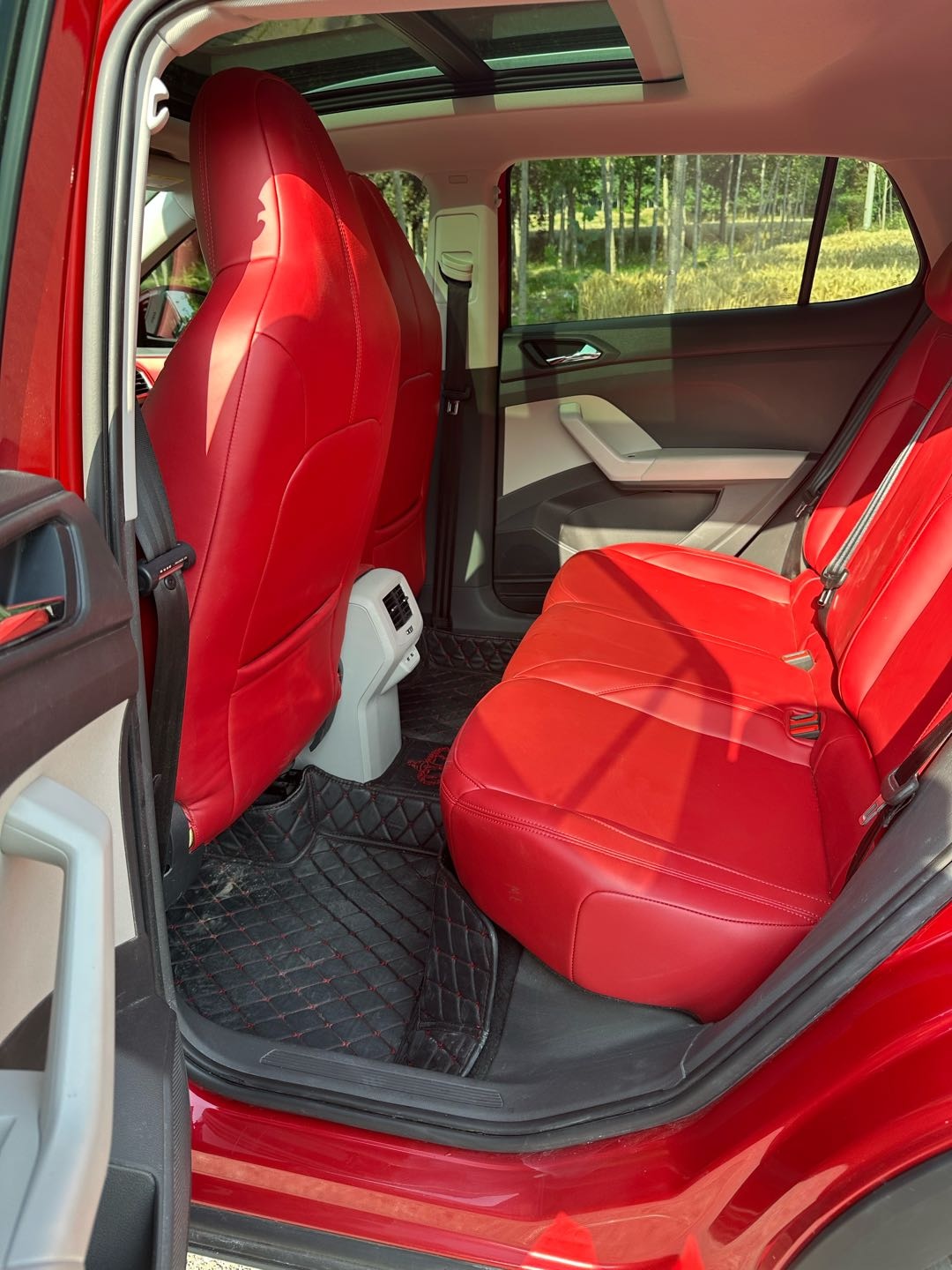 Volkswagen T-Cross 2021 car image #8