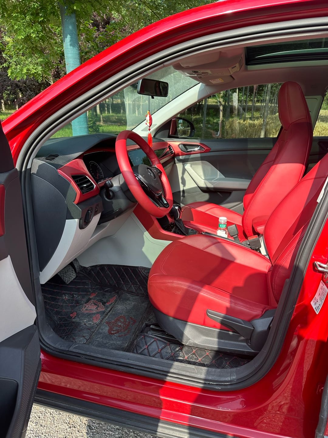 Volkswagen T-Cross 2021 car image #10