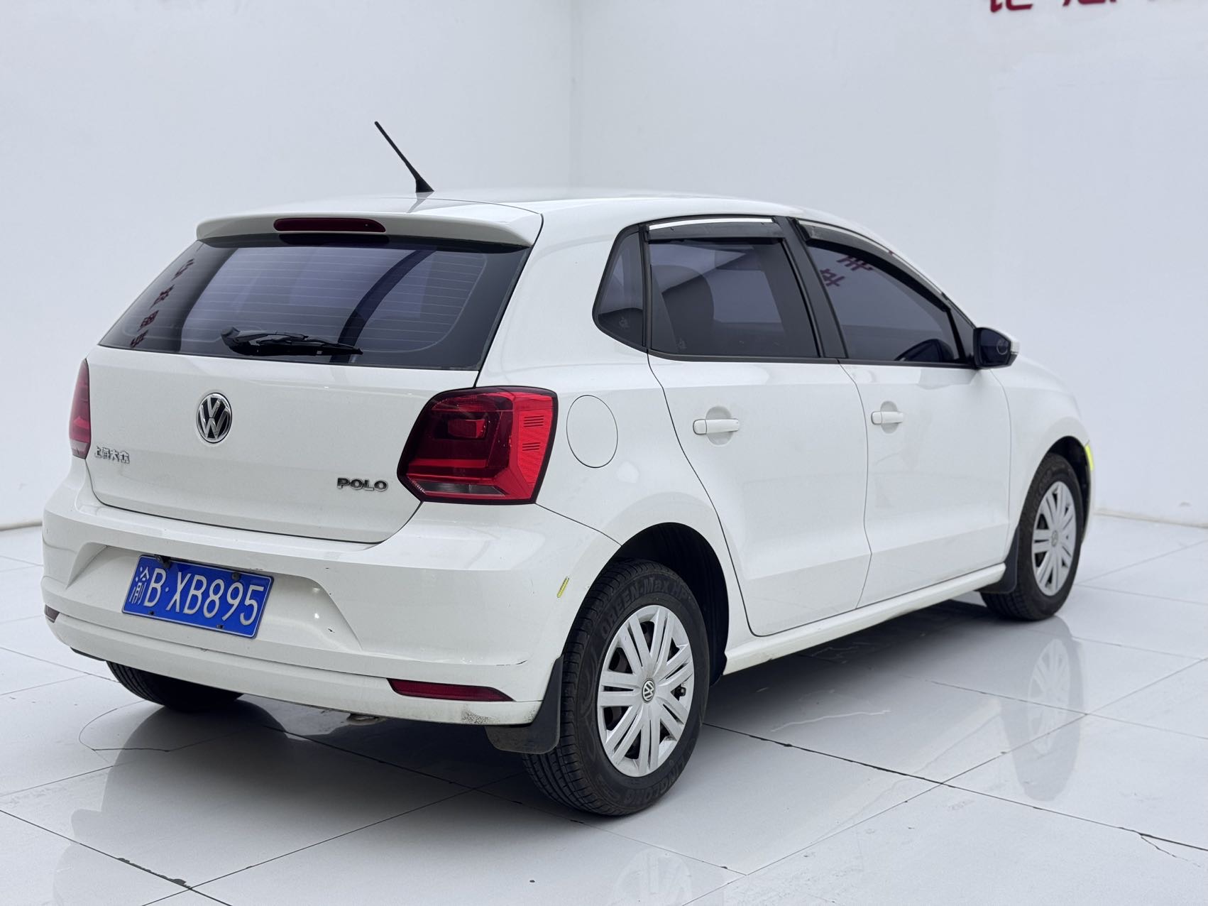 Volkswagen Polo 2015 car image #5