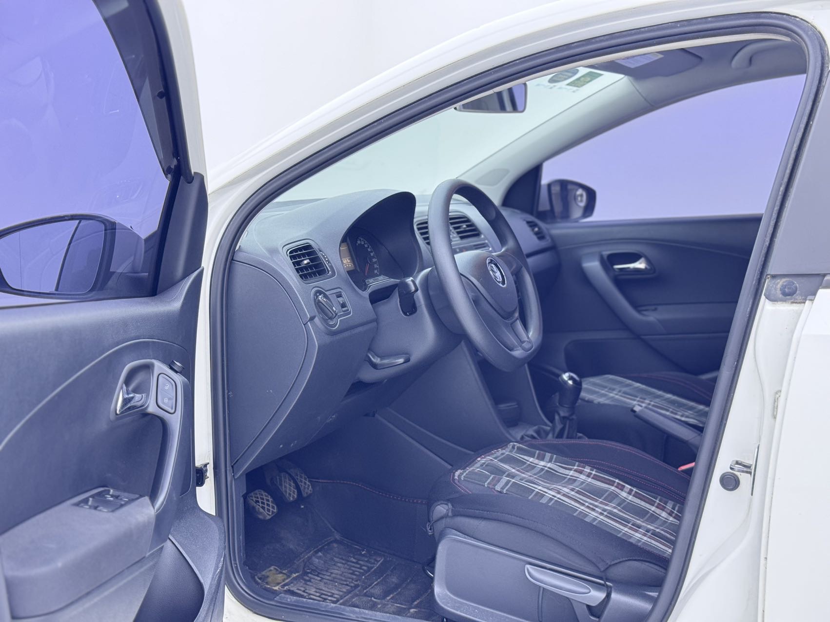 Volkswagen Polo 2015 car image #7