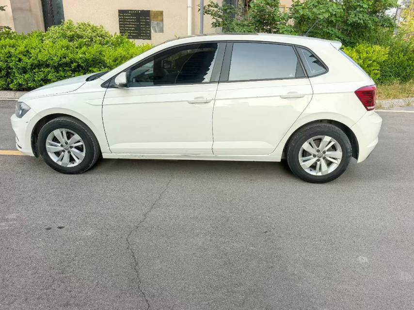 Volkswagen Polo 2020 car image #9