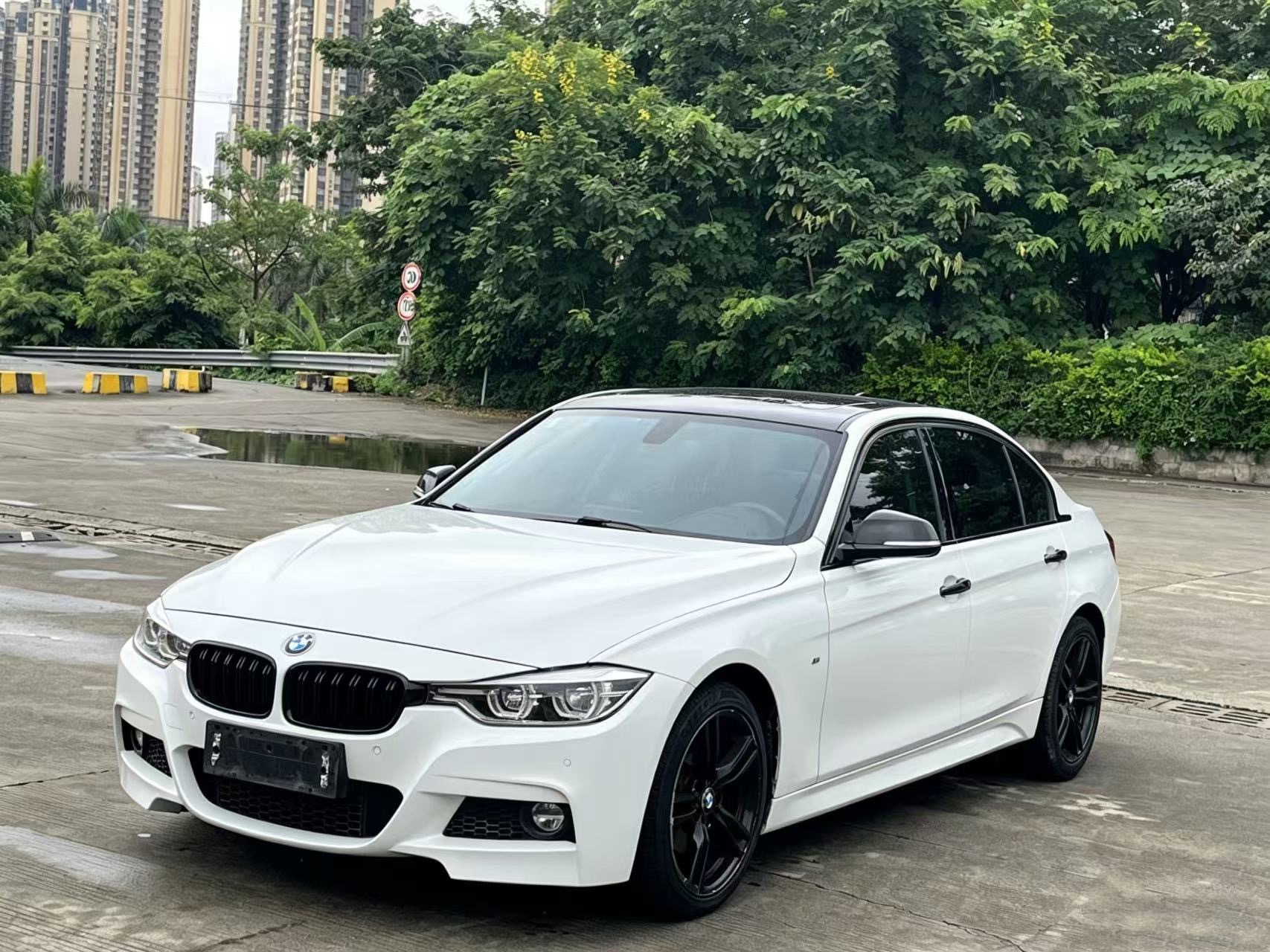 BMW 3 Series 2019 #2 BMW 3 Series 2019 car image #2