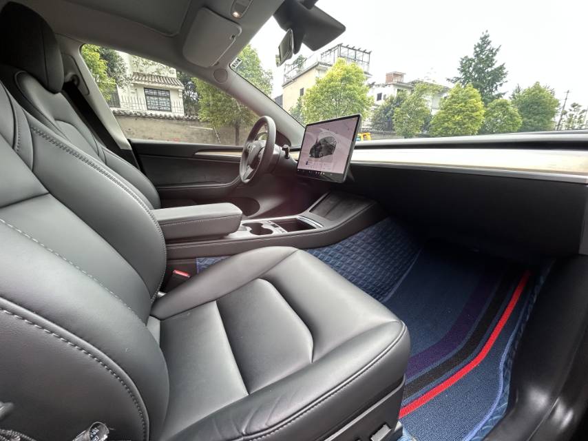 Tesla Model Y 2023 #8 Tesla Model Y 2023 car image #8