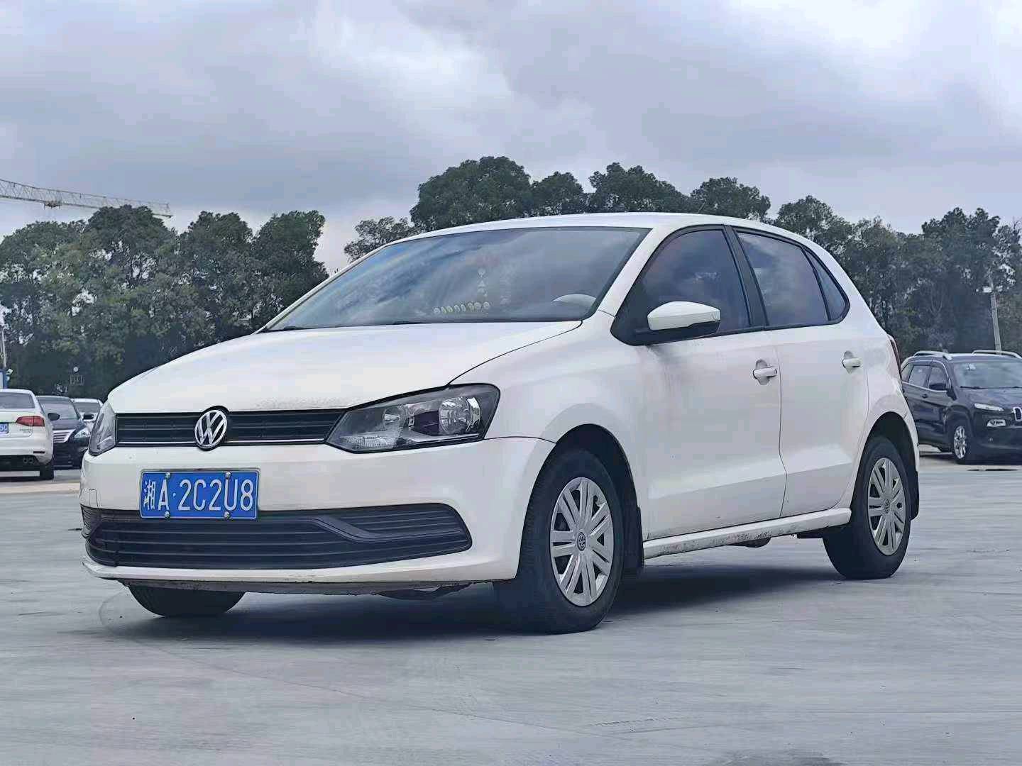 Volkswagen Polo 2016 car image #2