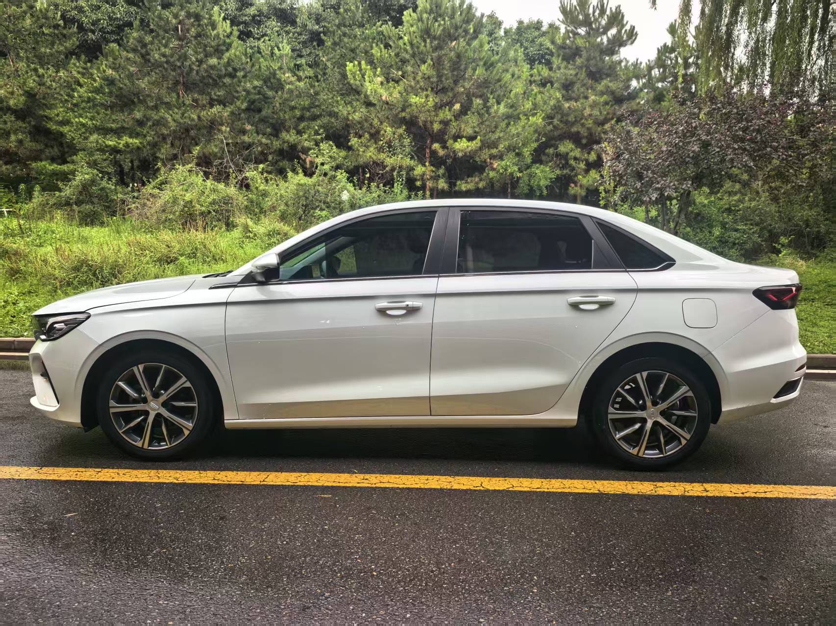 GEELY Emgrand 2023 car image #4