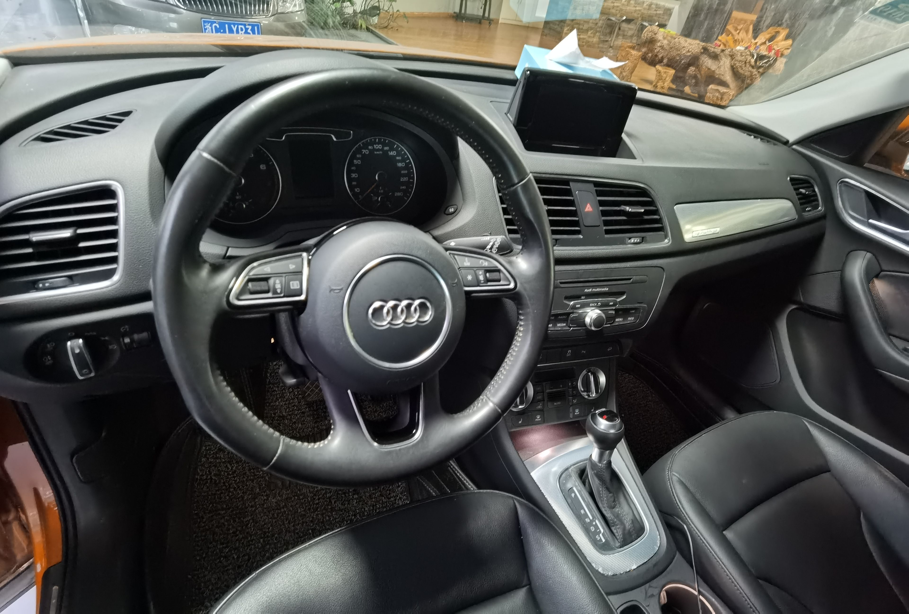 Audi Q3 2015 #8 Audi Q3 2015 car image #8