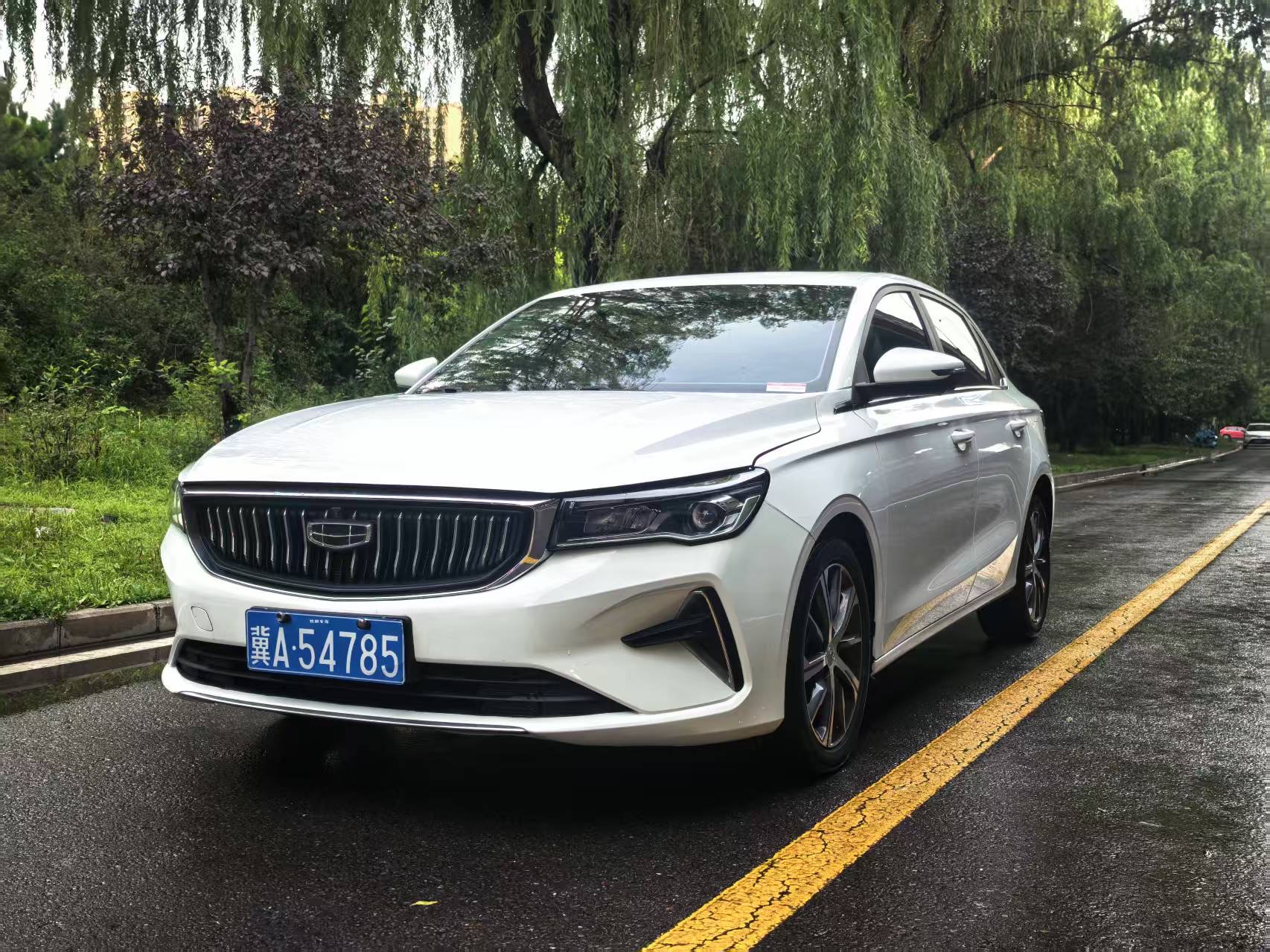 GEELY Emgrand 2023 car image #2