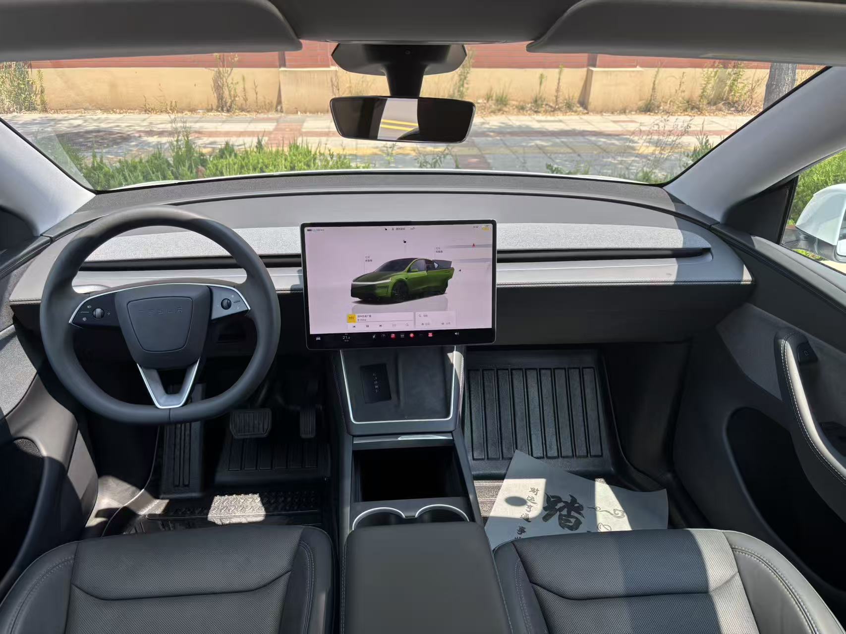 Tesla Model Y 2025 car image #8