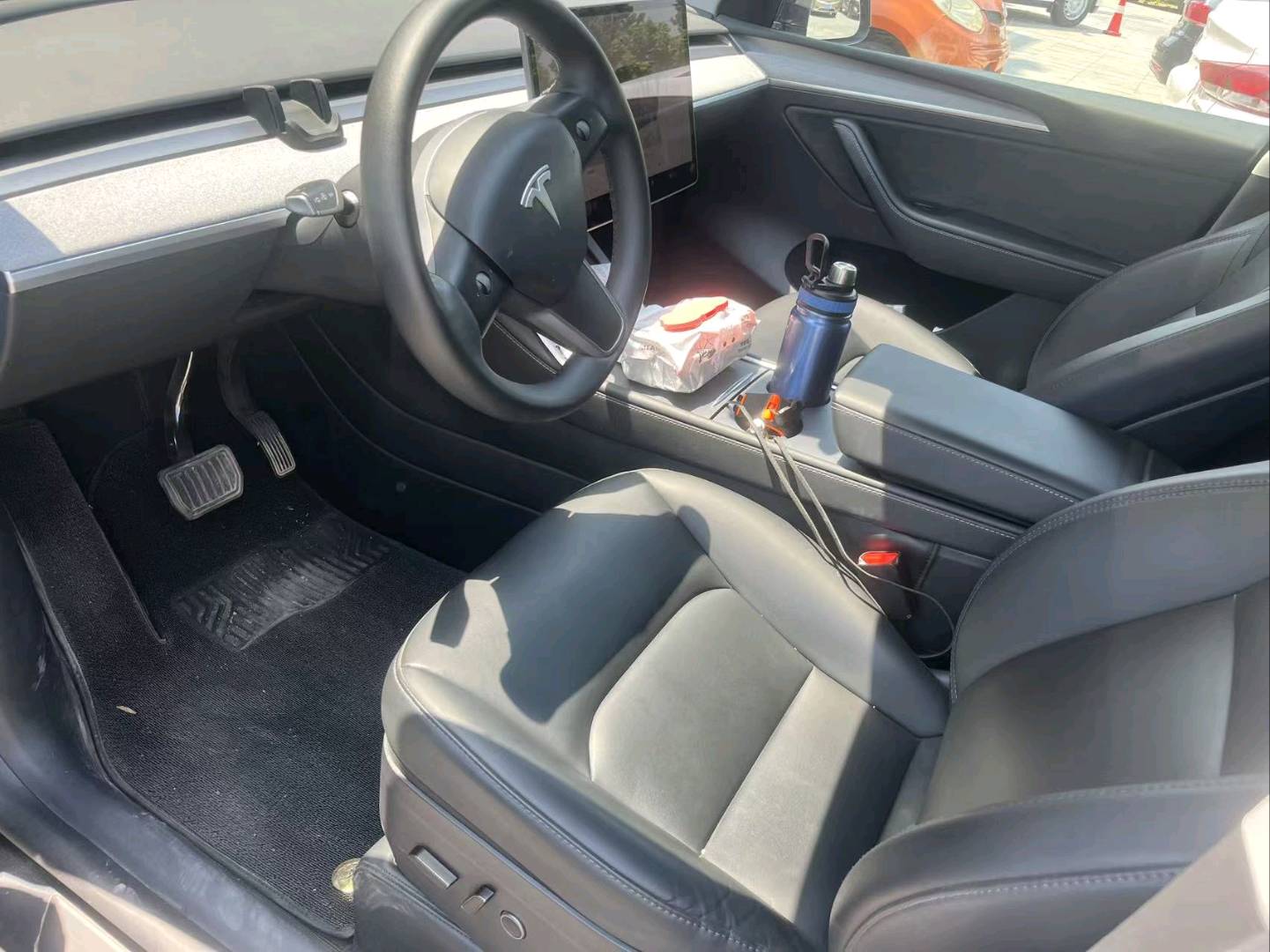 Tesla Model Y 2024 #8 Tesla Model Y 2024 car image #8