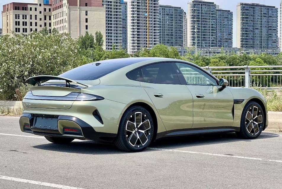 MI SU7 2024 car image #11