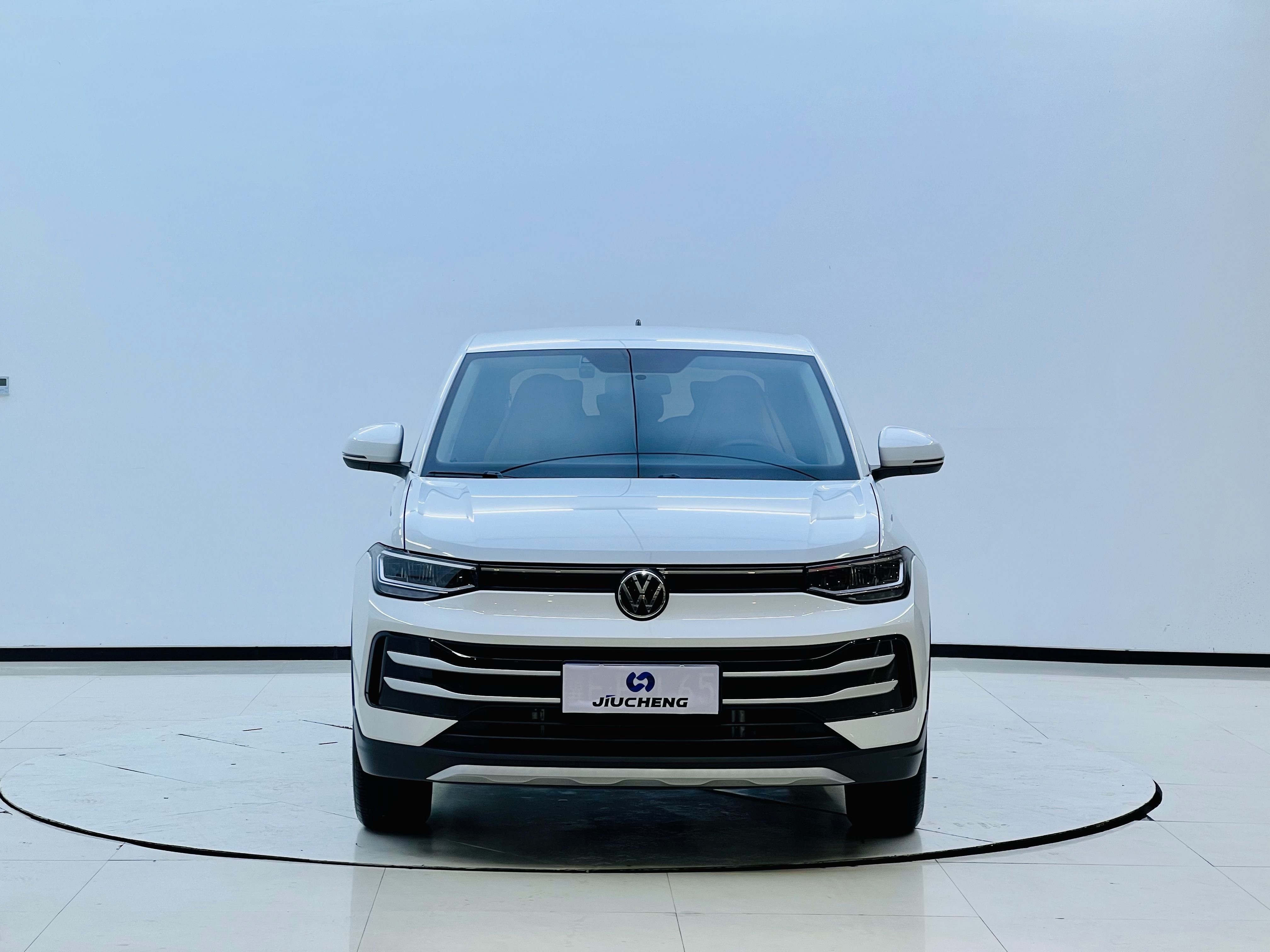 Volkswagen Tharu 2024 car image #4