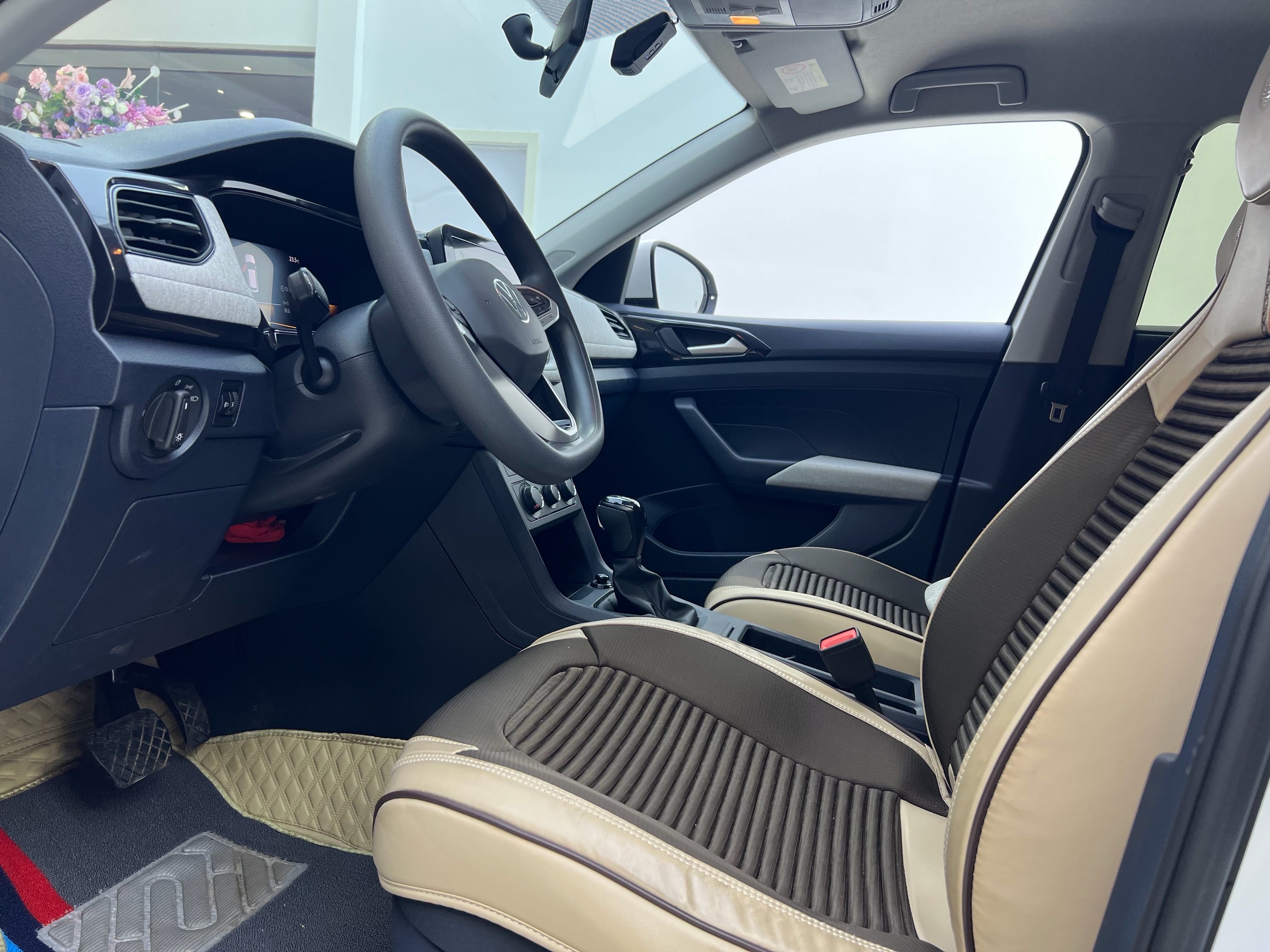 Volkswagen Tharu 2024 car image #5