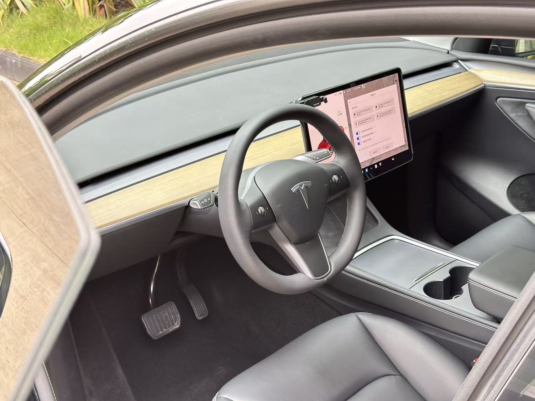 Tesla Model Y 2022 #11 Tesla Model Y 2022 car image #11