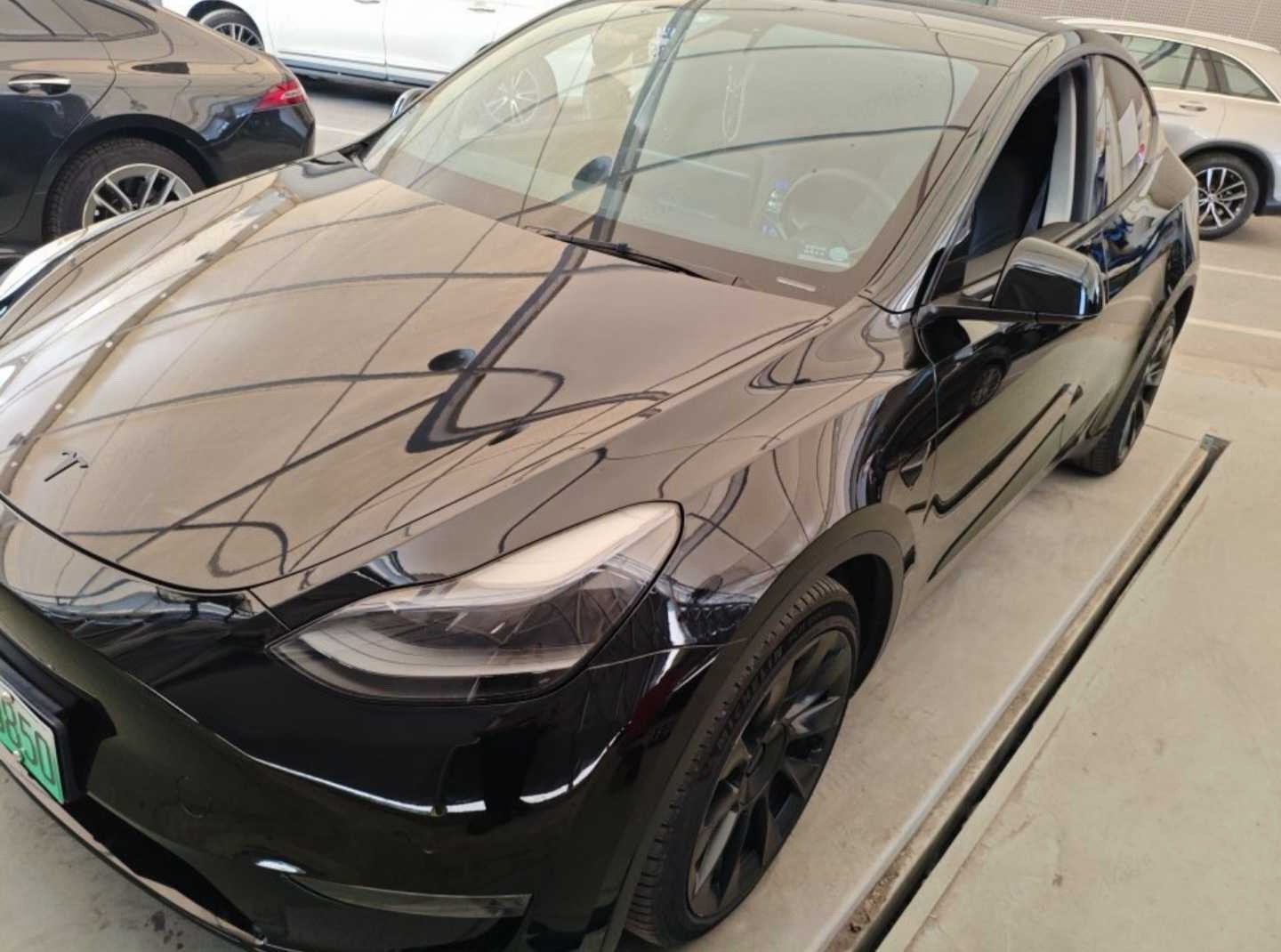 Tesla Model Y 2021 car image #2