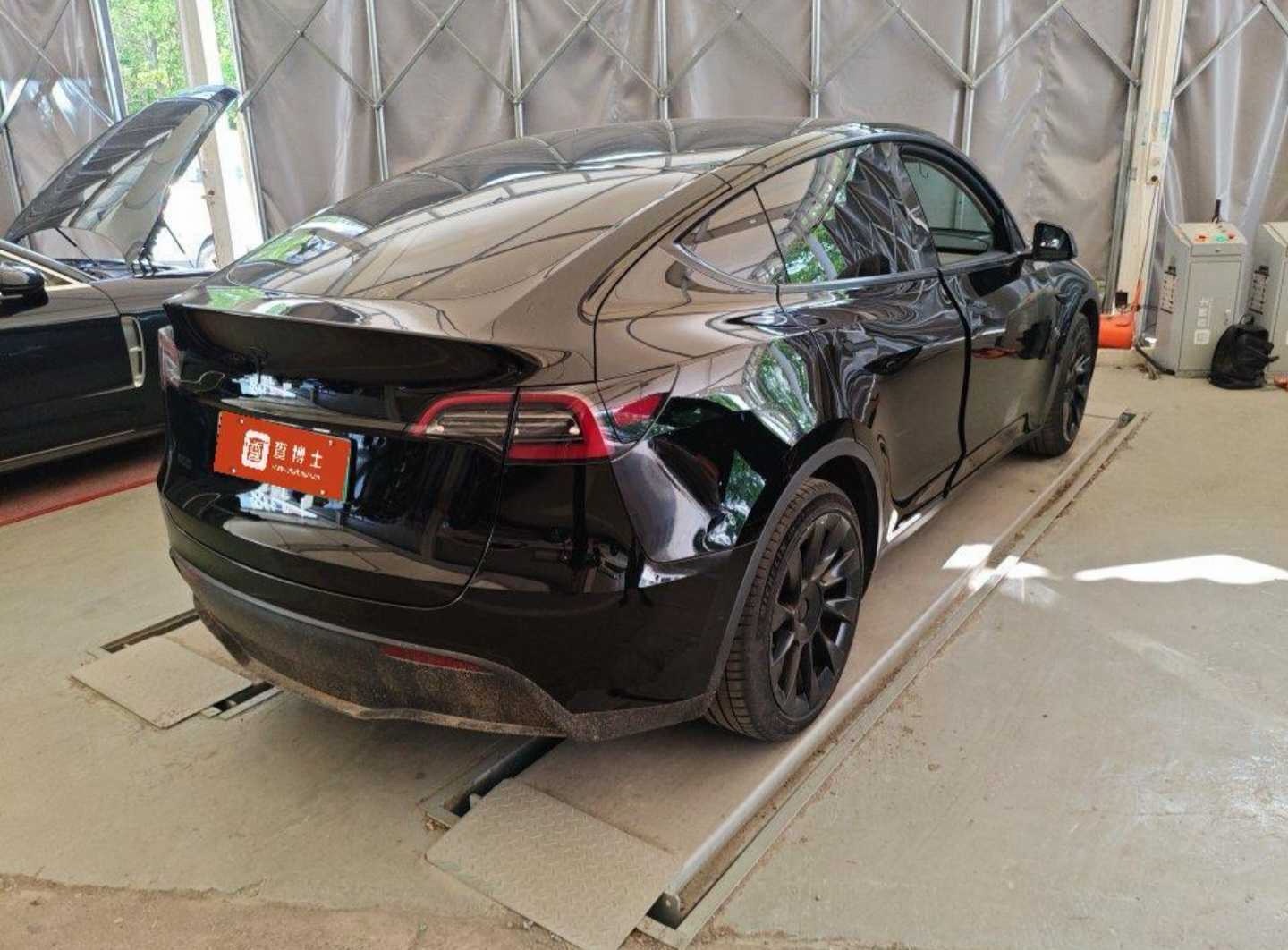Tesla Model Y 2021 car image #10