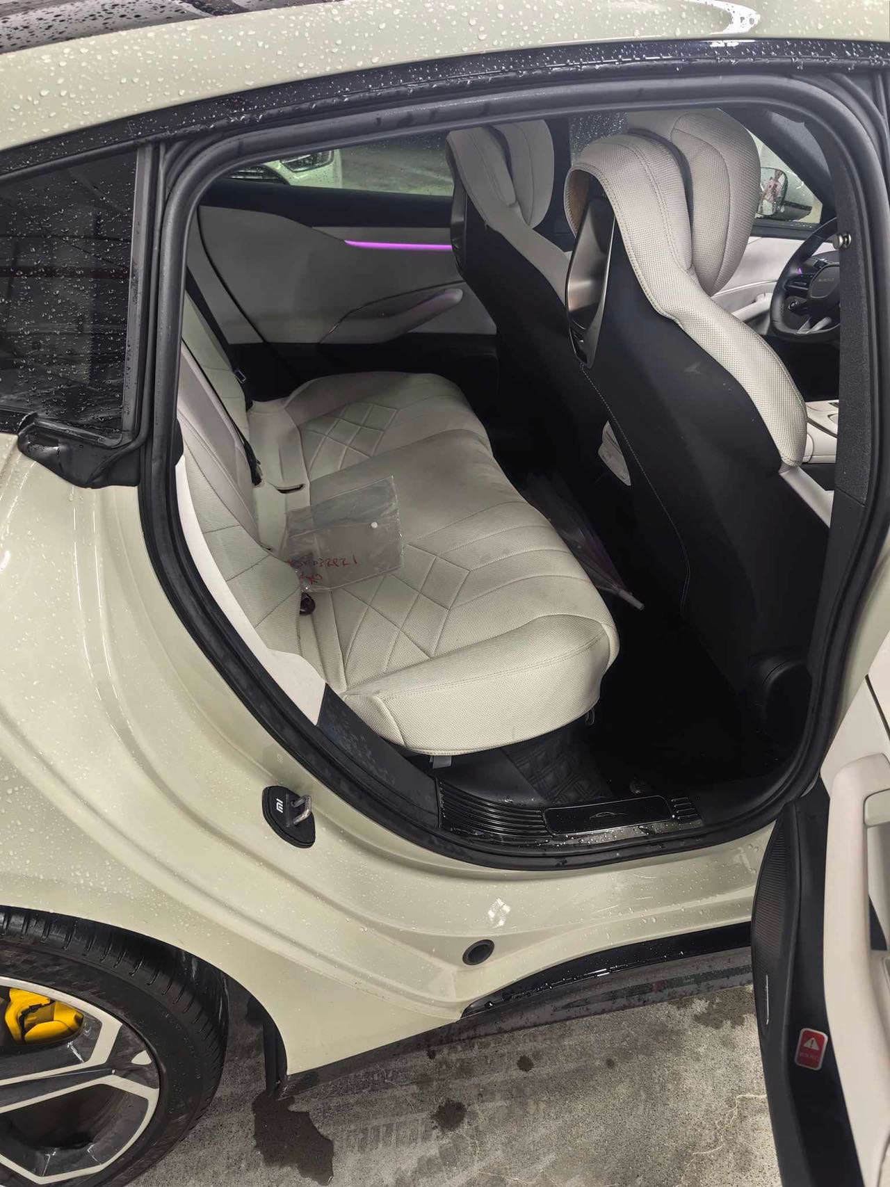MI SU7 2025 car image #5