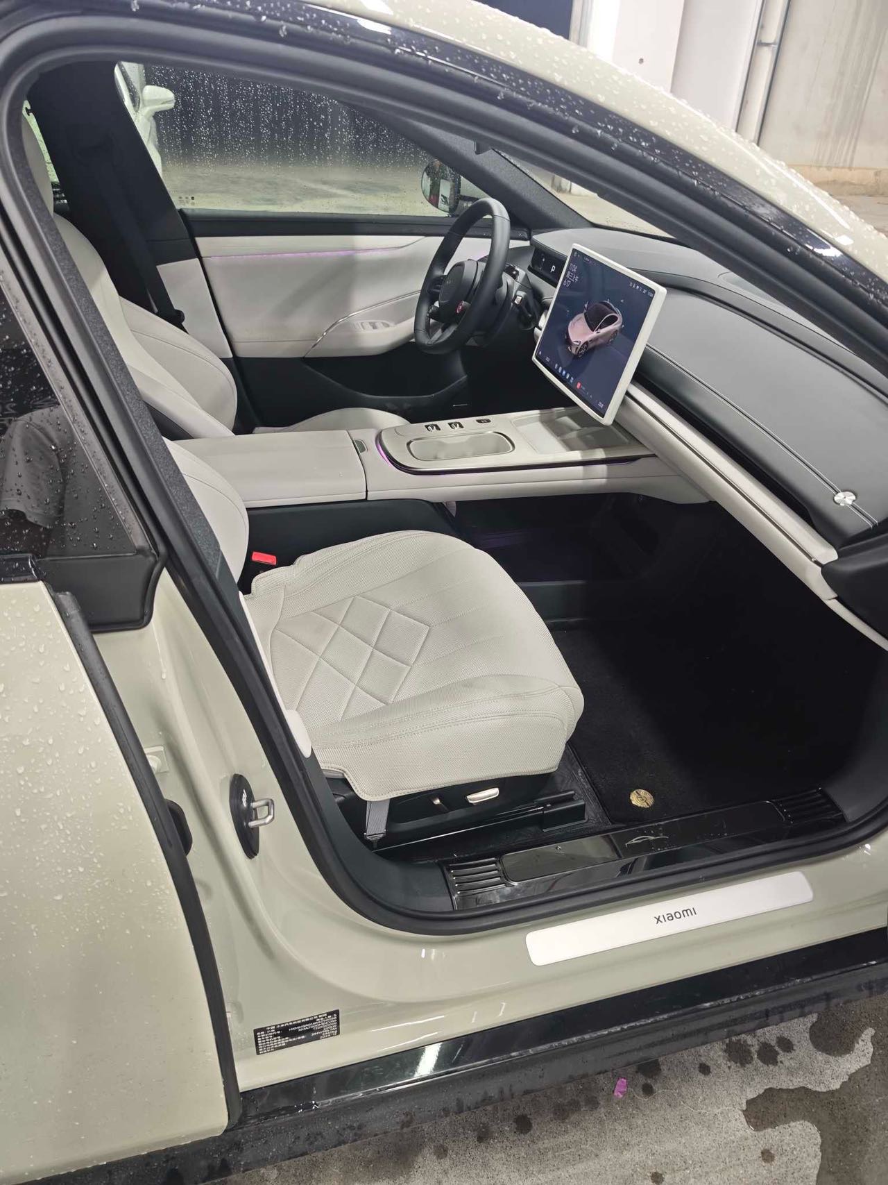MI SU7 2025 car image #4