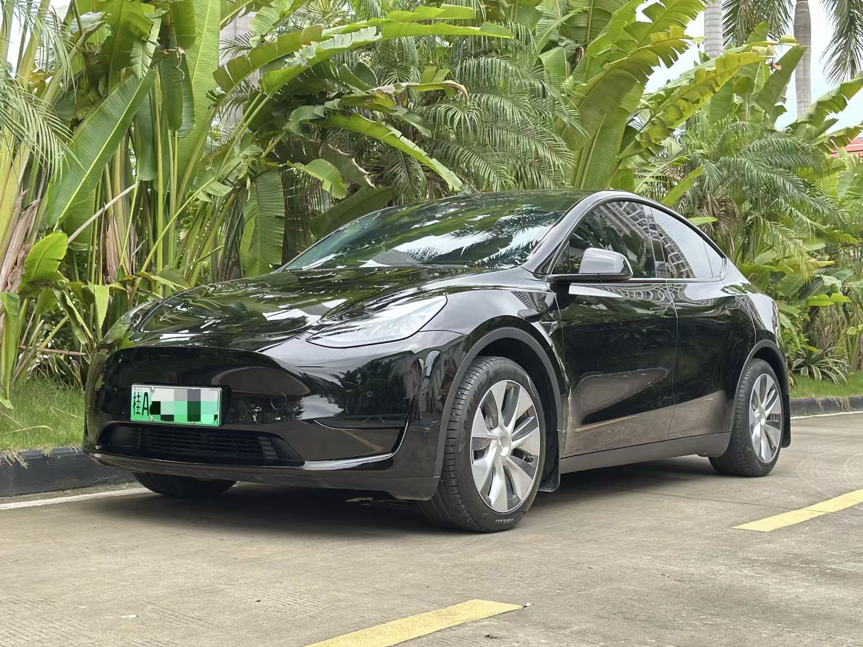 Tesla Model Y 2022 #2 Tesla Model Y 2022 car image #2