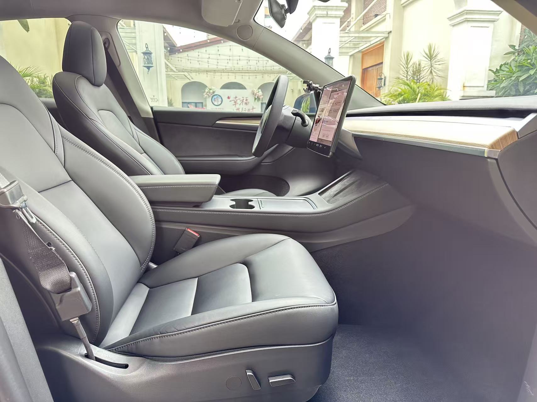 Tesla Model Y 2022 #13 Tesla Model Y 2022 car image #13