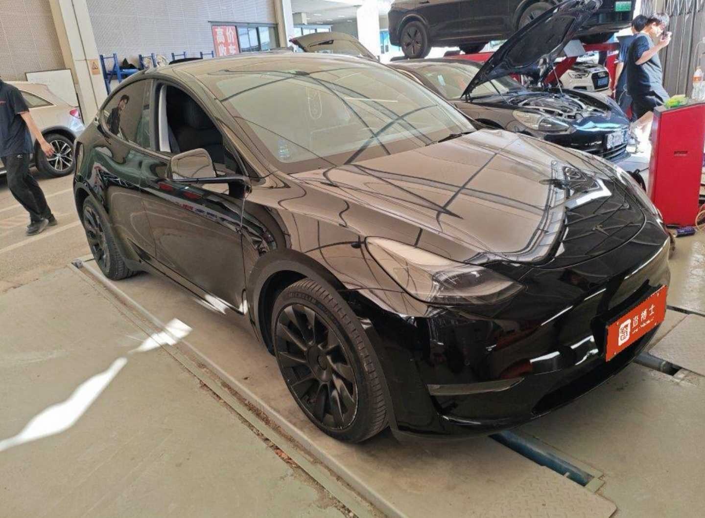 Tesla Model Y 2021 car image #4