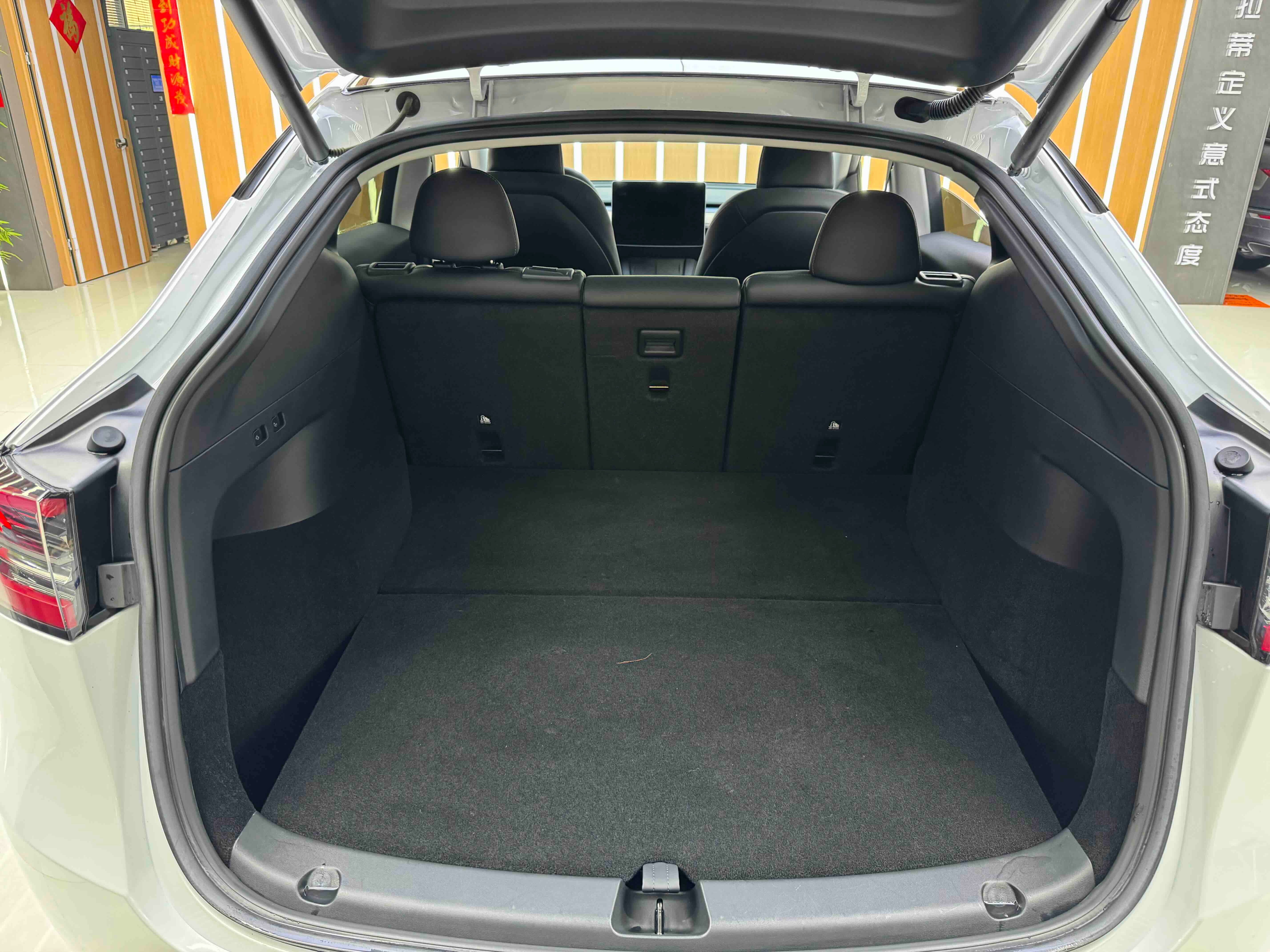 Tesla Model Y 2022 #8 Tesla Model Y 2022 car image #8