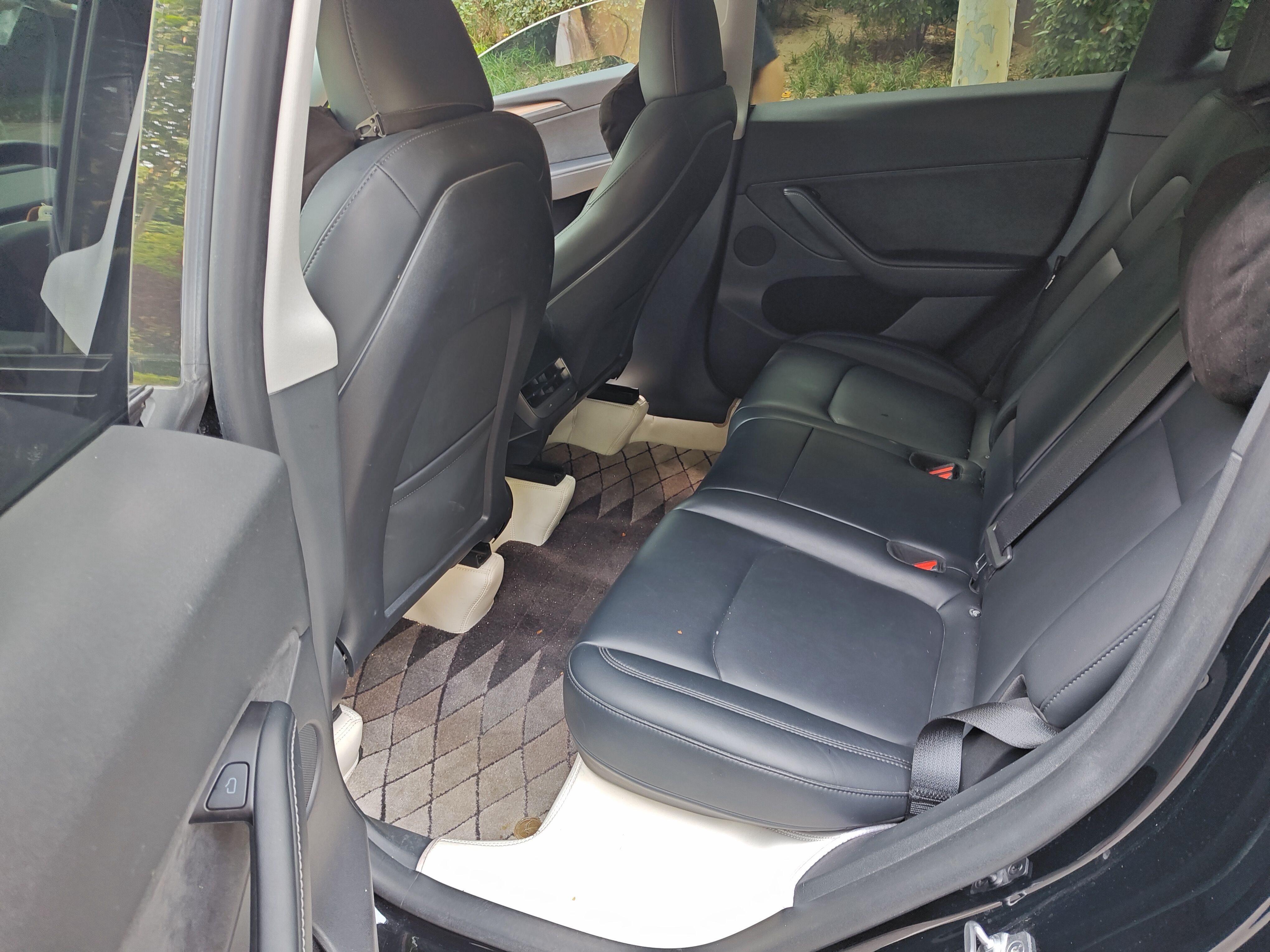 Tesla Model Y 2023 immagine di auto #5