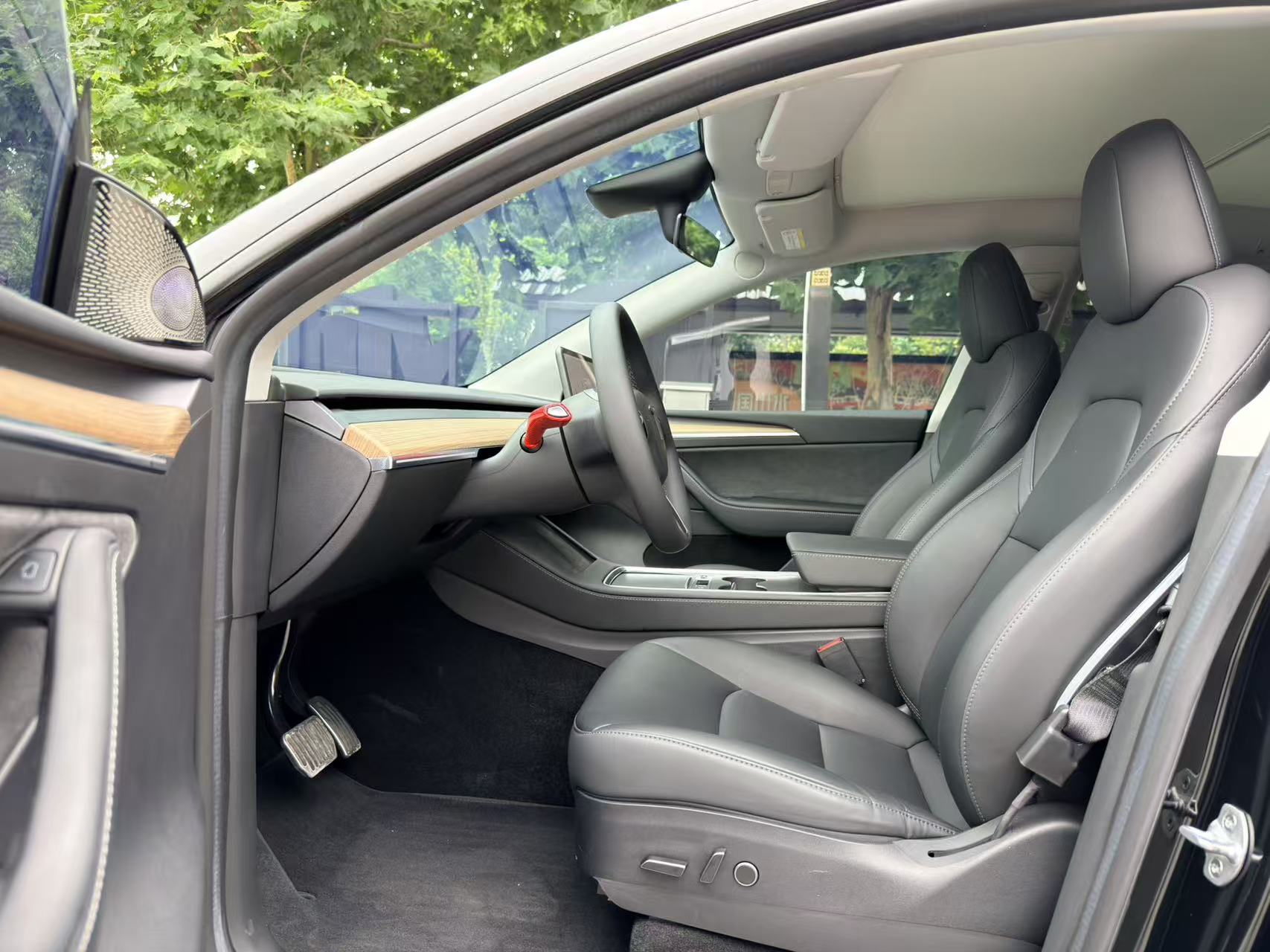 Tesla Model Y 2023 #8 Tesla Model Y 2023 car image #8